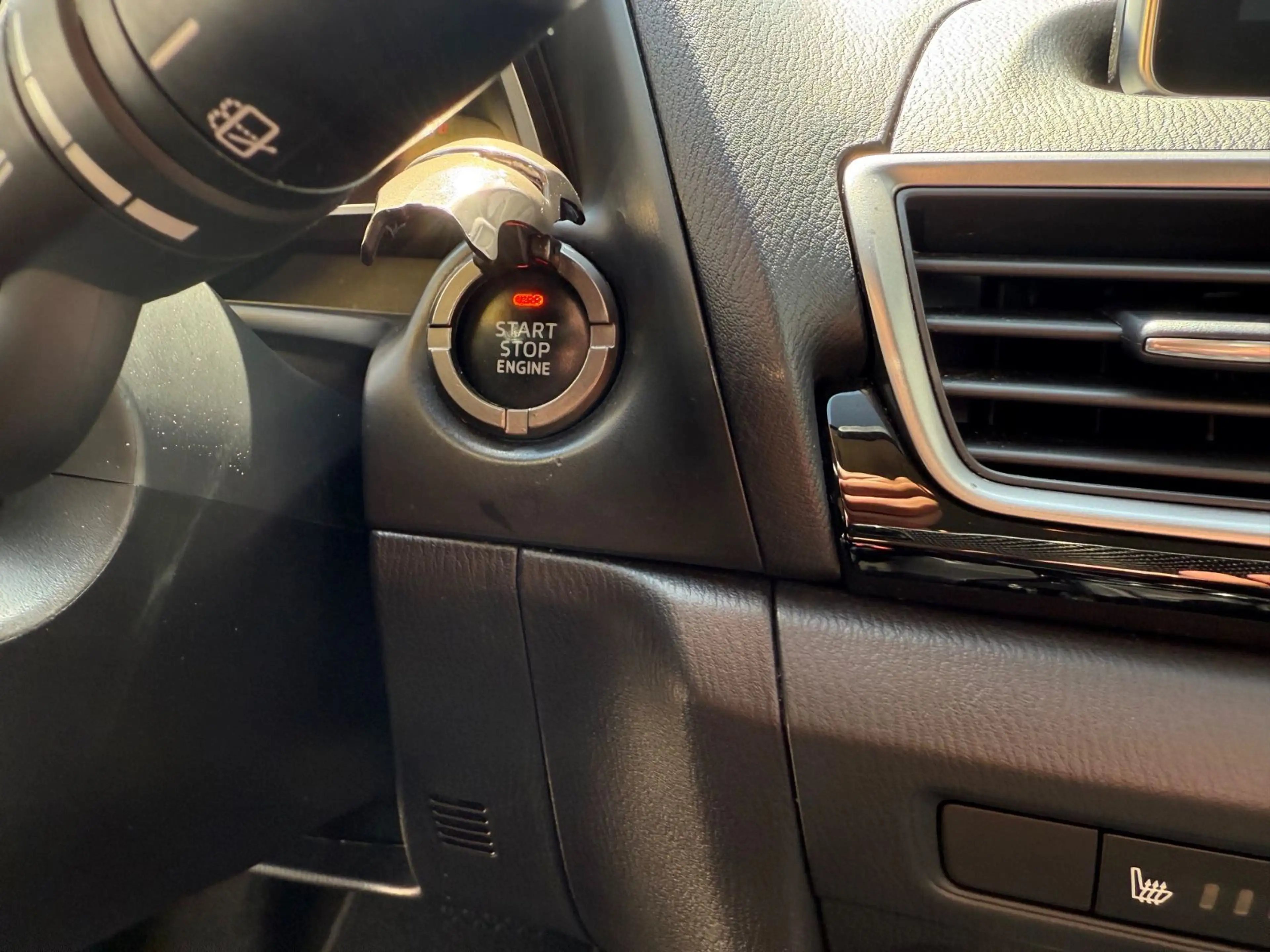 Mazda 3 Lim. 2,0 SKYACTIV-G 120 Sports-Line Aut.LED — photo 14