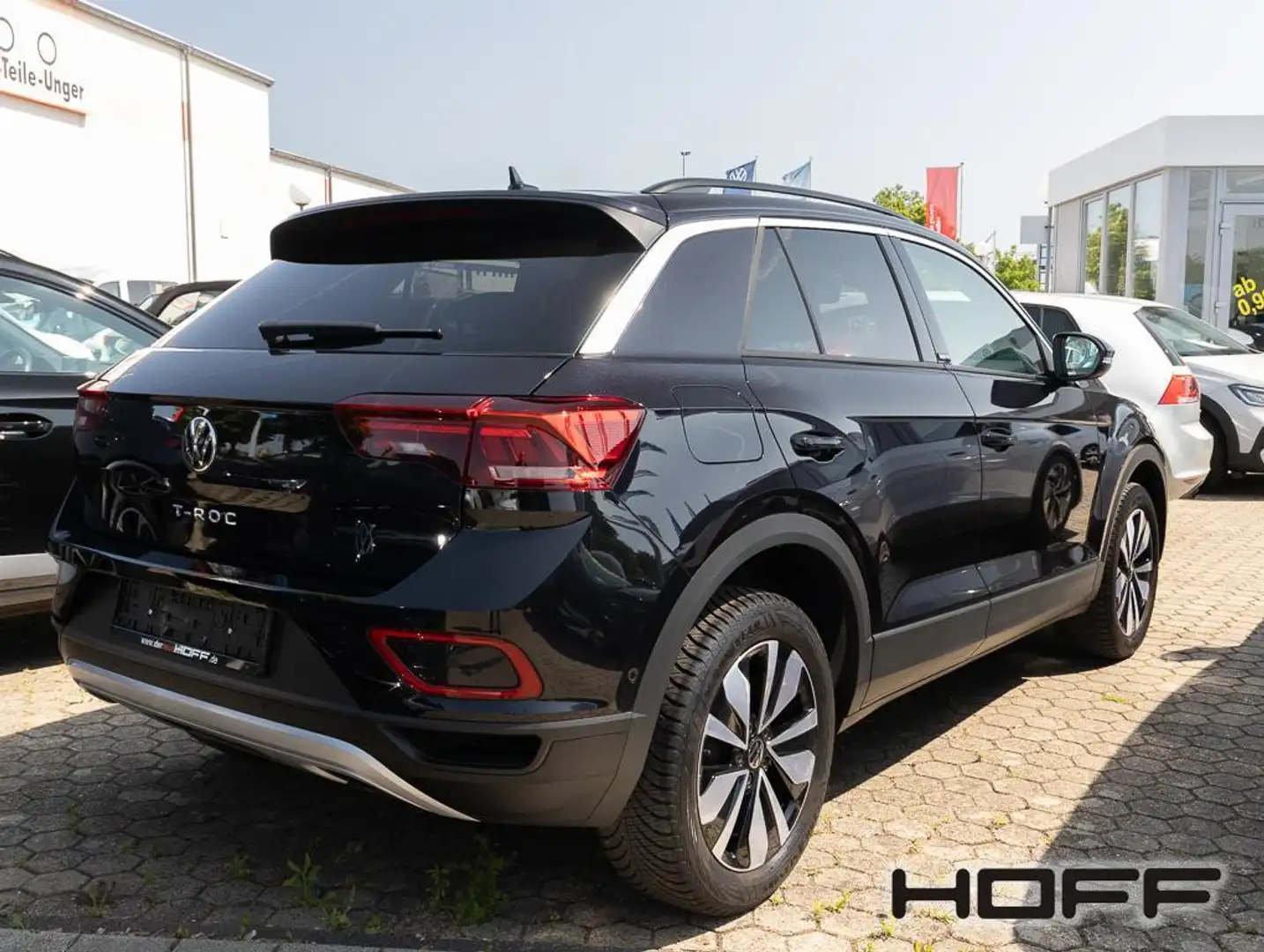 Volkswagen T-Roc 1.0 TSI MOVE Navi Anschlussgarantie Zwart - 2