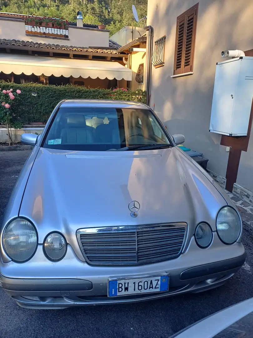 Mercedes-Benz E 220 Classe E - W210 Berlinatd cdi Avantgarde Grigio - 2