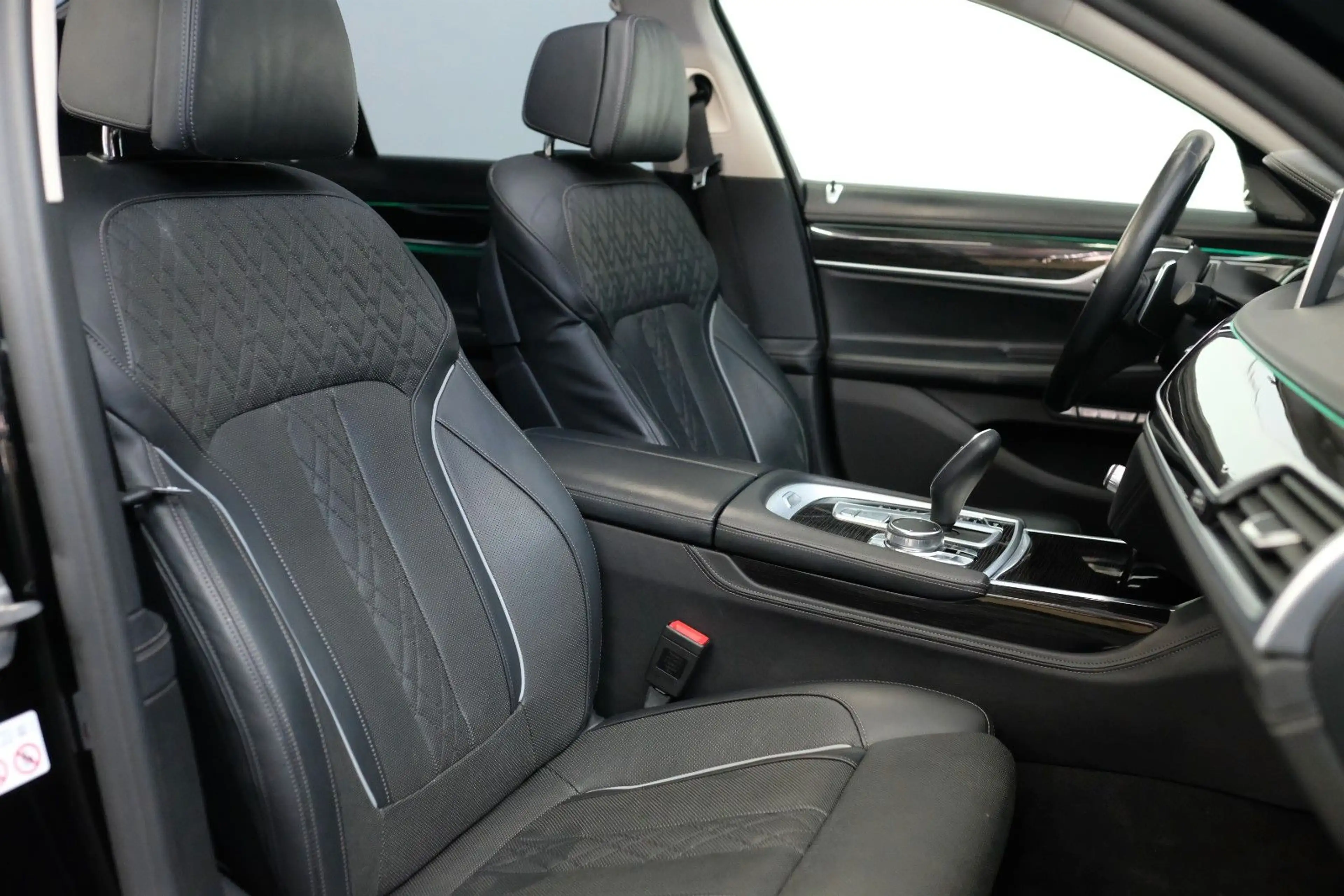 BMW 750 i xDrive/STANDH/H&K/LASER/HEAD/SOFT/MASSAGE — photo 14