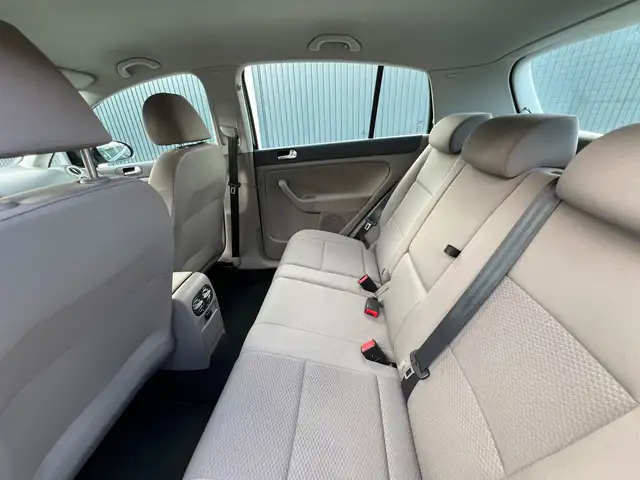 Volkswagen Golf Plus view 10