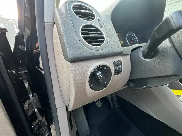 Volkswagen Golf Plus view 12