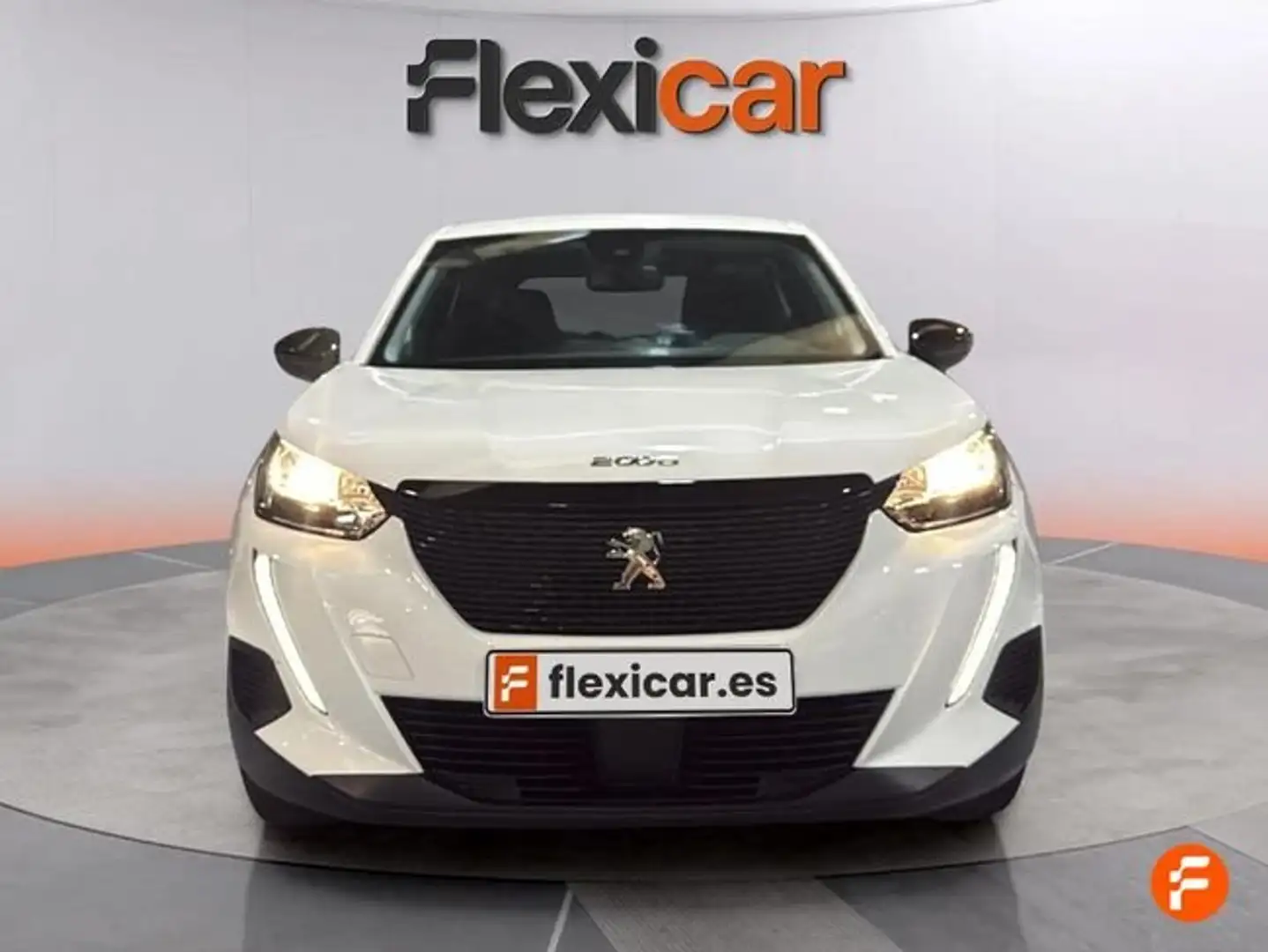 Peugeot 2008 1.2 PureTech S&S Active Pack 100 Wit - 2