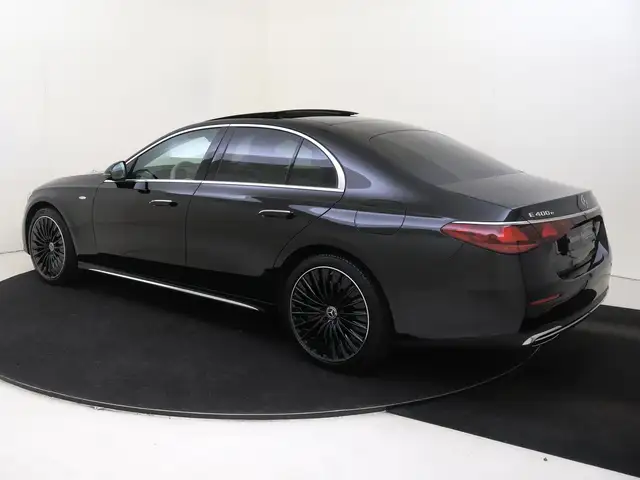 Mercedes-Benz E-Class view 3