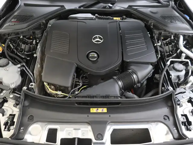 Mercedes-Benz E-Class view 5