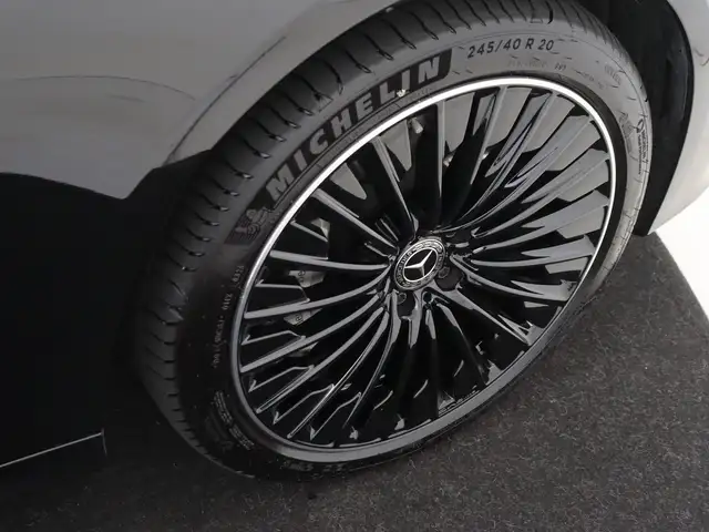 Mercedes-Benz E-Class view 10