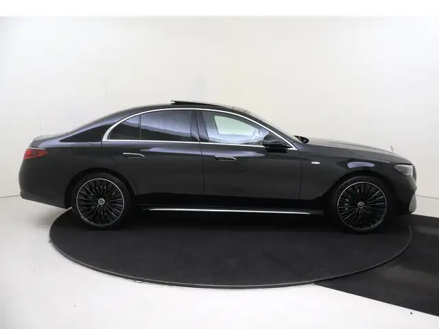 Mercedes-Benz E-Class view 9