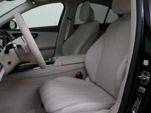 Mercedes-Benz E-Class view 14