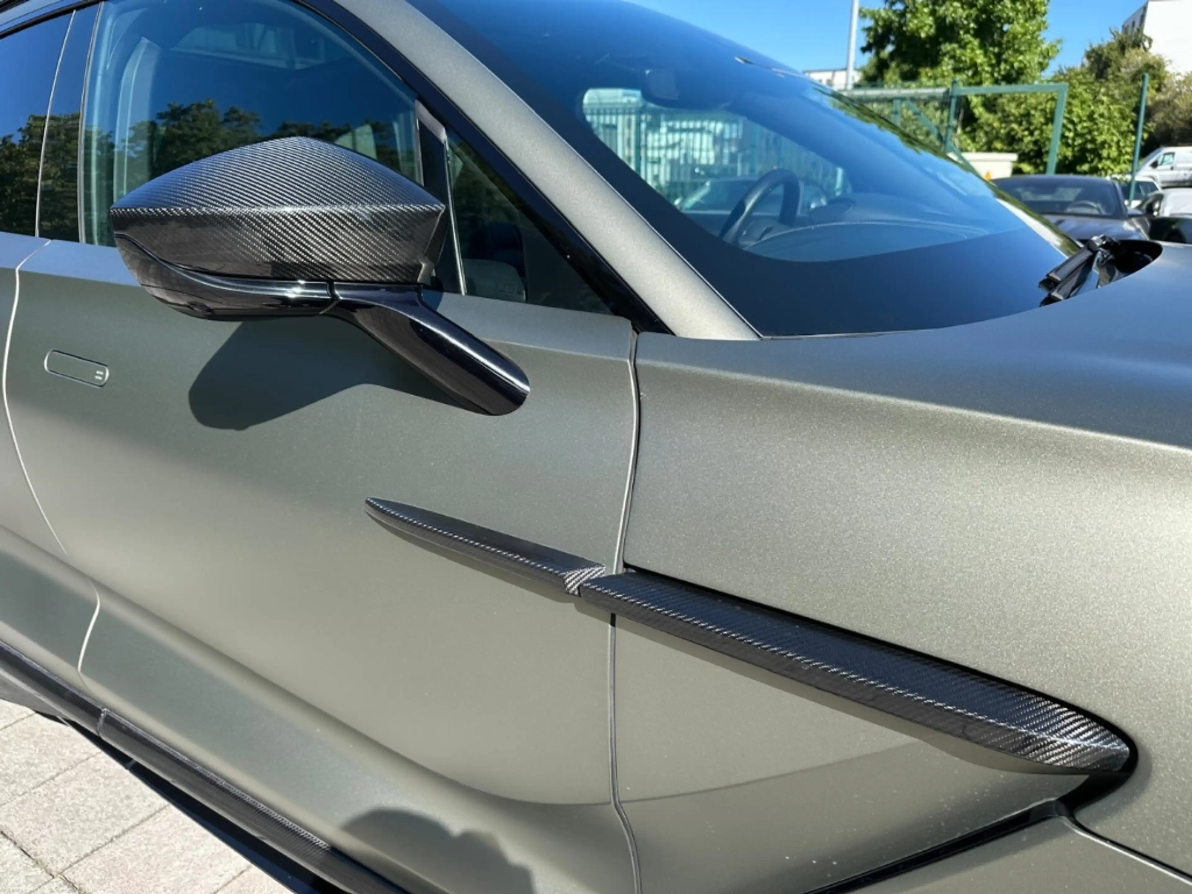 Aston Martin DBX 707 Satin Titanium Grey / Onyx Black — photo 8
