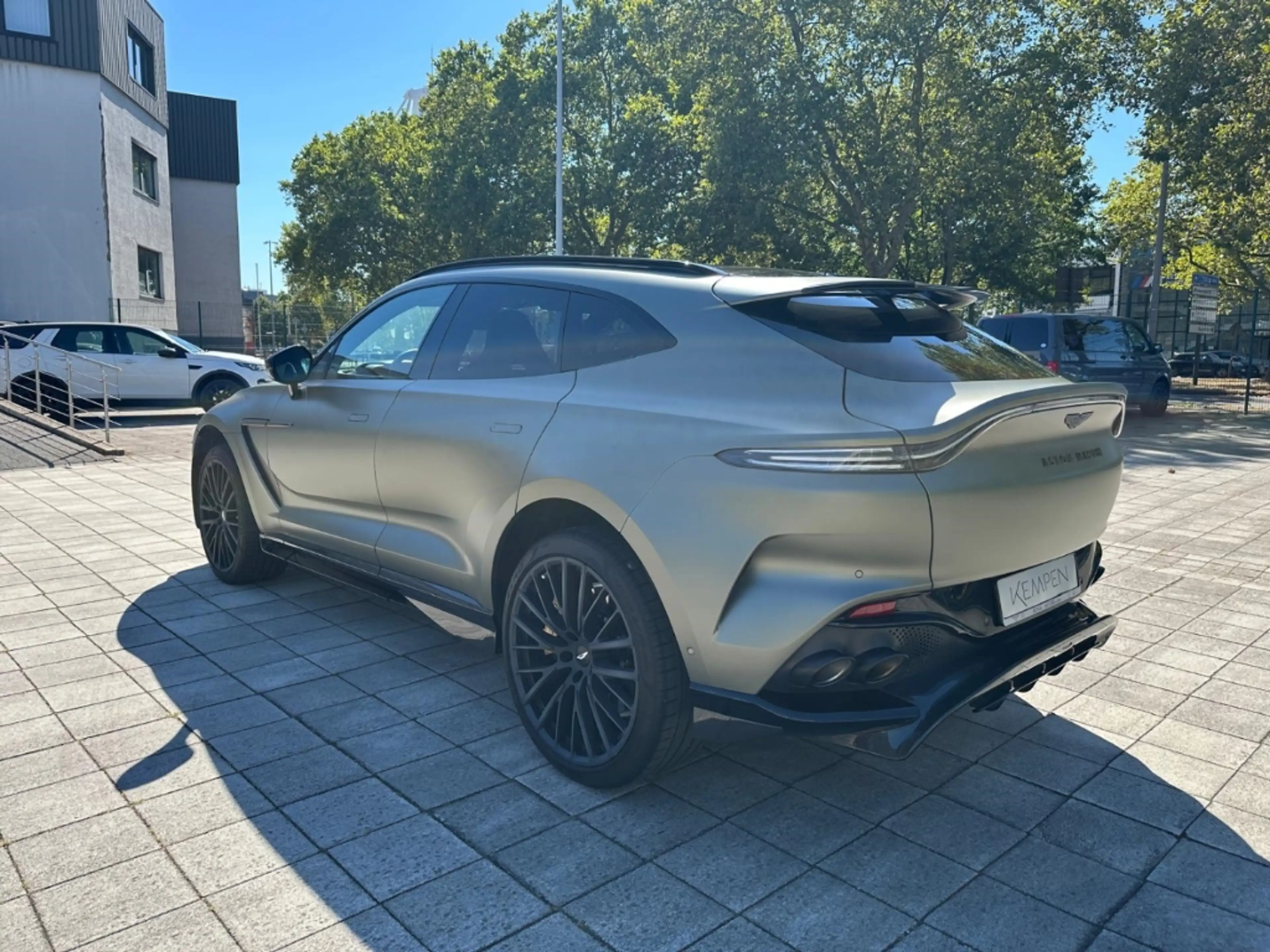 Aston Martin DBX 707 Satin Titanium Grey / Onyx Black — photo 4