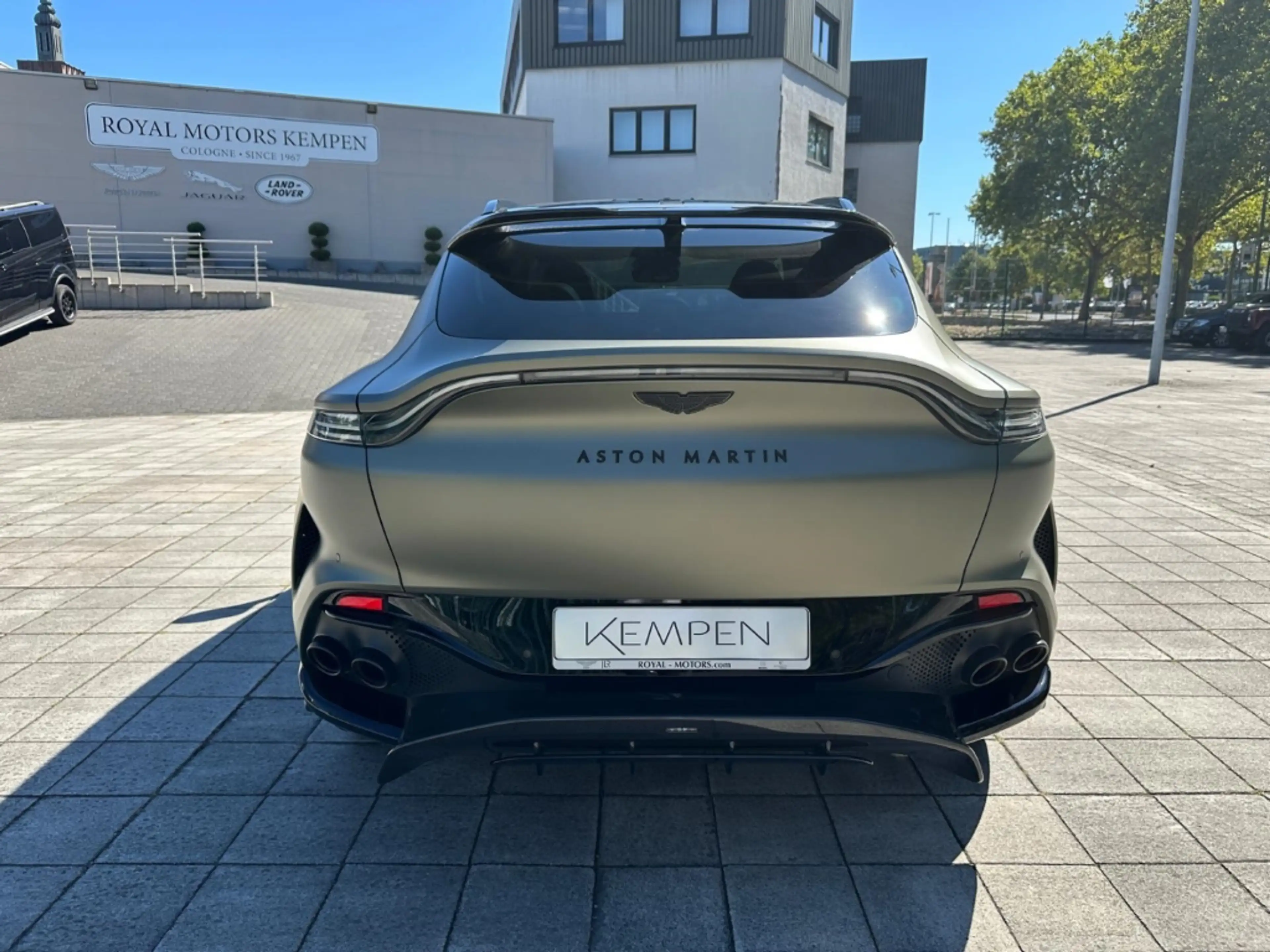 Aston Martin DBX 707 Satin Titanium Grey / Onyx Black — photo 5