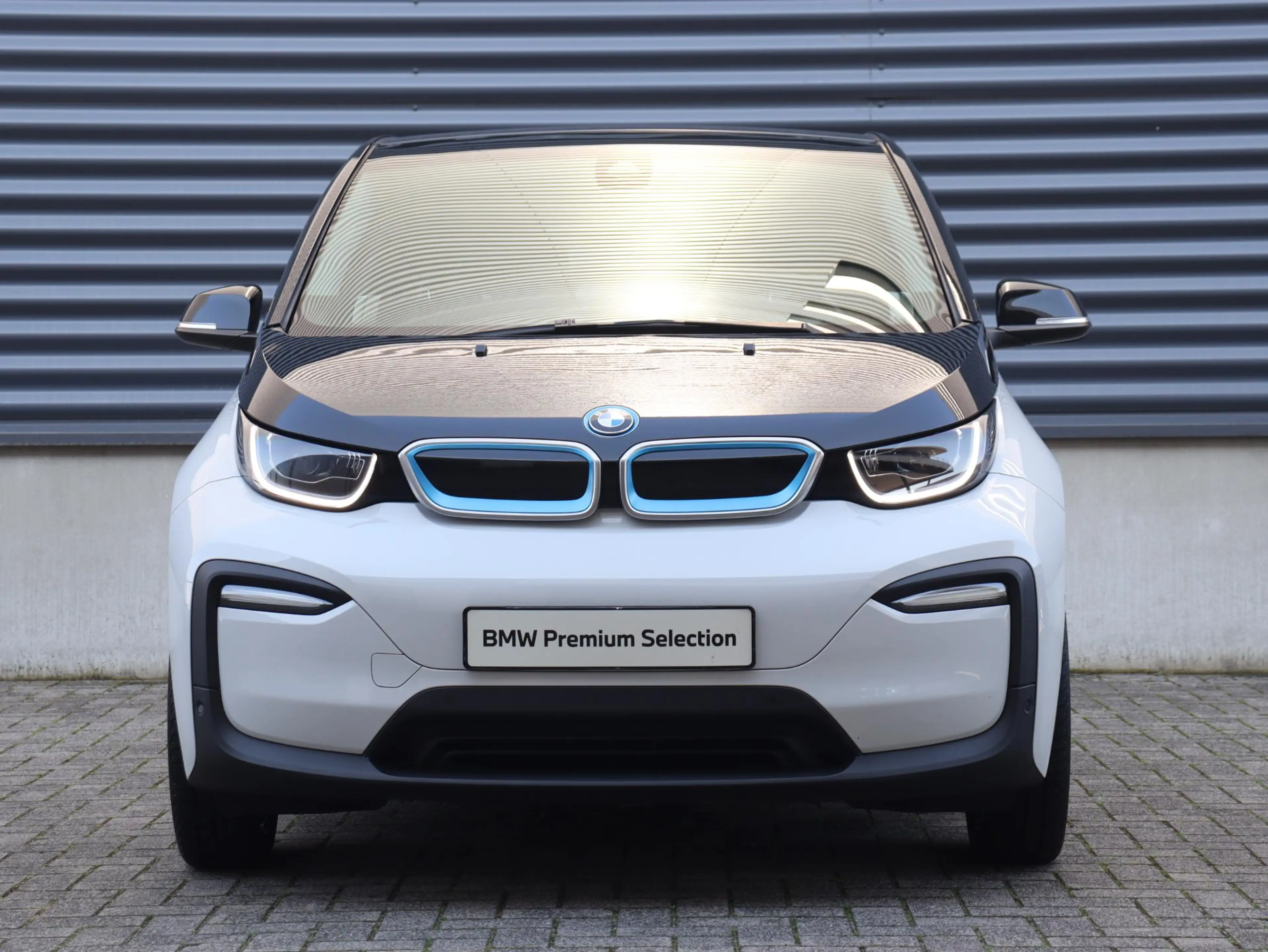 BMW i3 120Ah 42 kWh | Comfort Pack | Driving Assistant Pl — photo 3