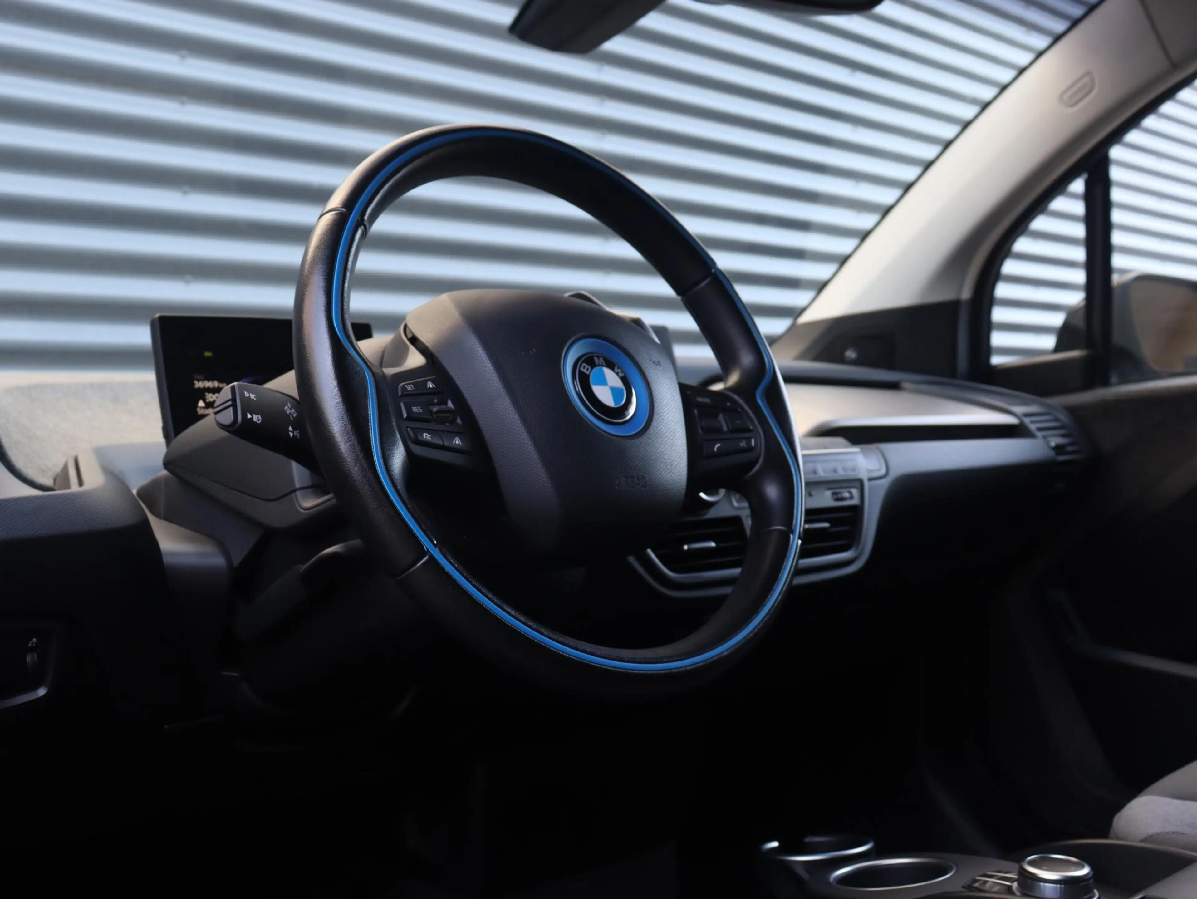BMW i3 120Ah 42 kWh | Comfort Pack | Driving Assistant Pl — photo 13