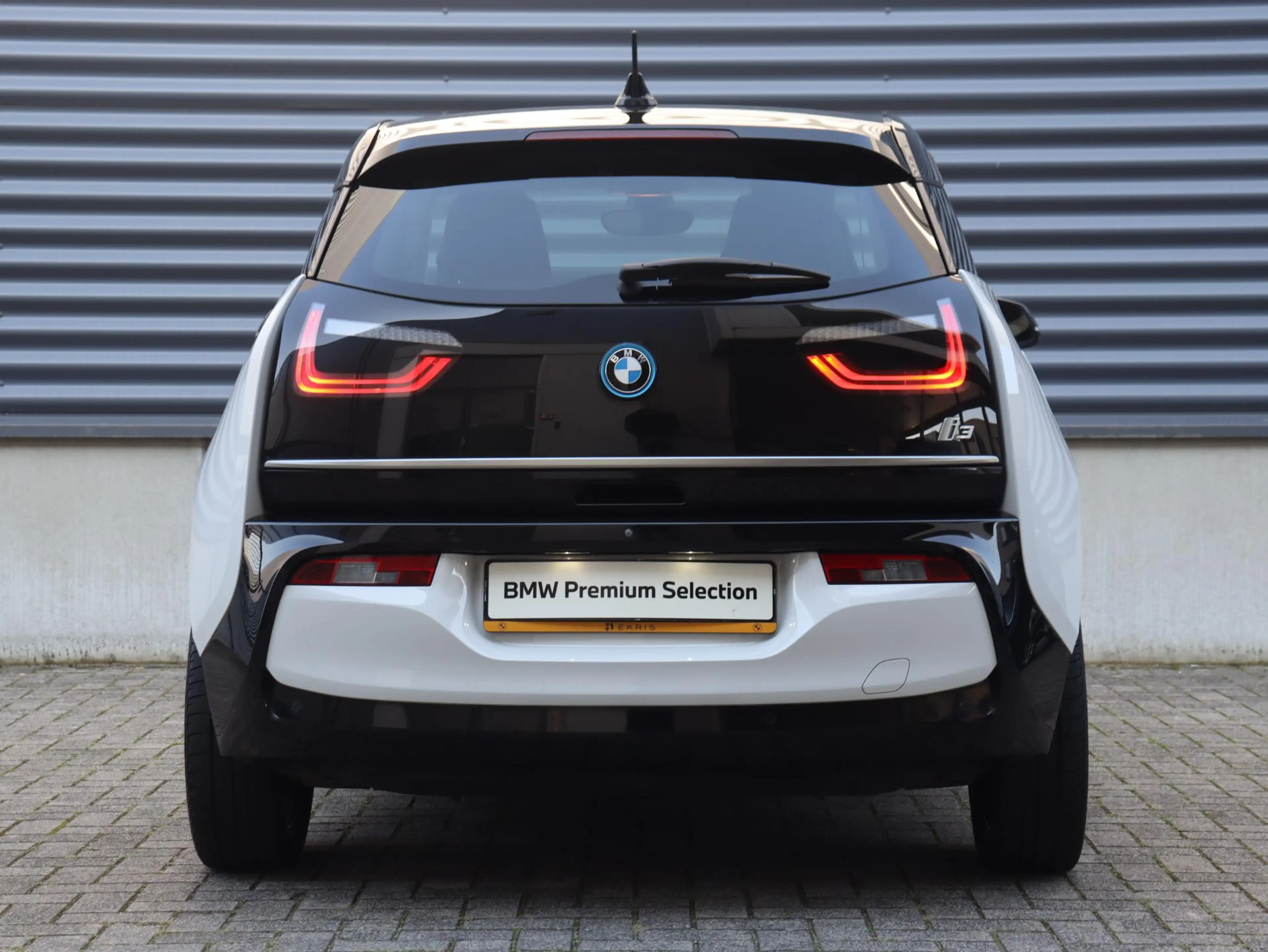 BMW i3 120Ah 42 kWh | Comfort Pack | Driving Assistant Pl — photo 4
