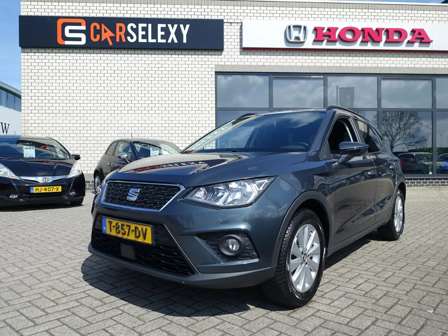 SEAT Arona 1.0 TSI 95pk Style Privacy Glas Middenarmsteun Gris - 2
