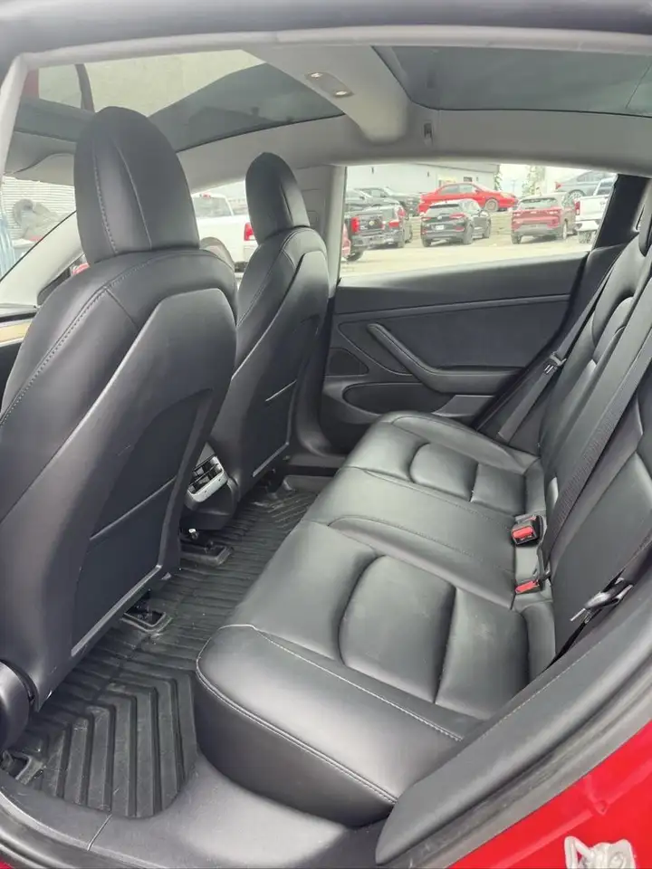 Tesla Model 3 photo Tesla Model 3