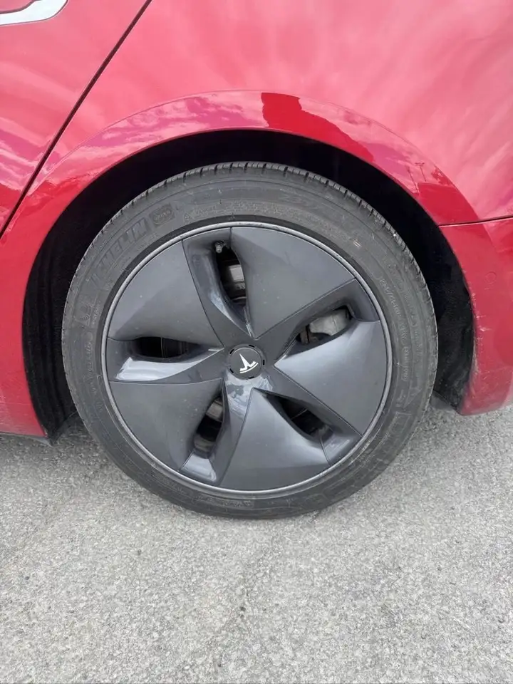 Tesla Model 3 photo Tesla Model 3