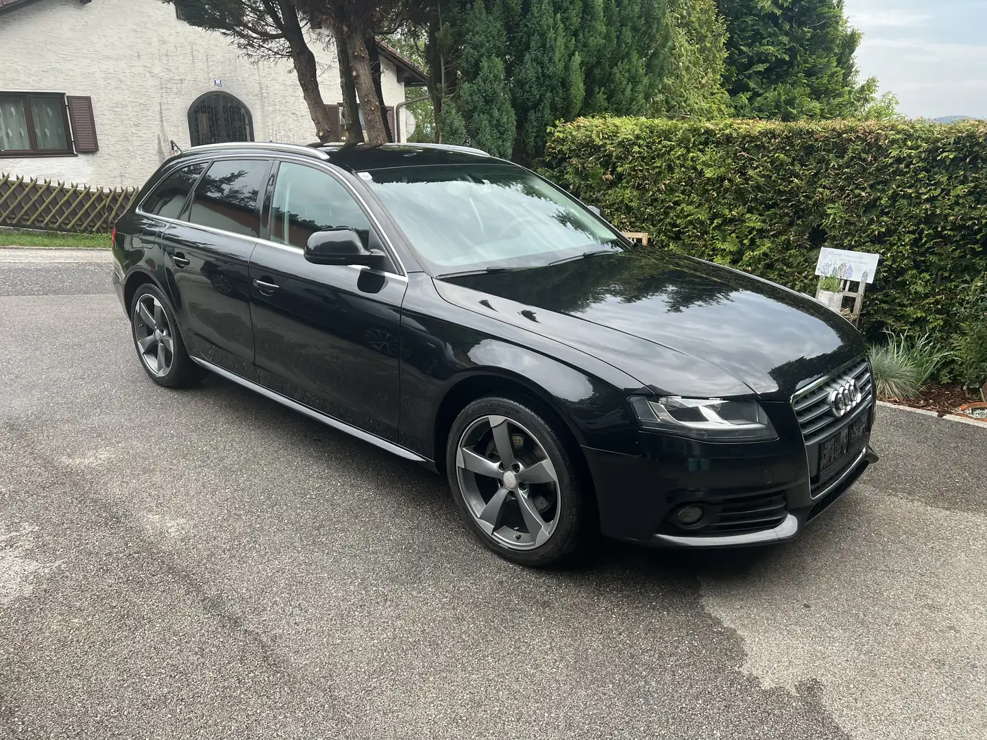Audi A4 Attraction Schwarz - 2