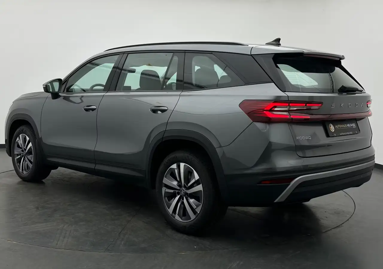 Skoda Kodiaq Kodiaq 1.5 TSI DSG +NAV+MATRIX+7-SITZER+CAM+AHK+ 7