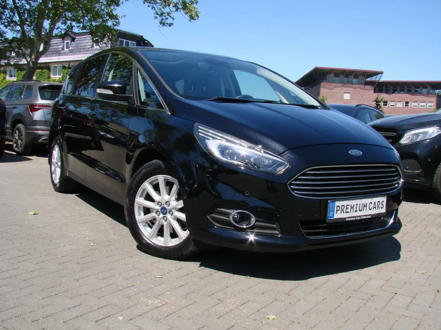 Ford S-Max 2.0TDCi Titanium 7-Sitzer Pano Navi Kamera Schwarz - 1