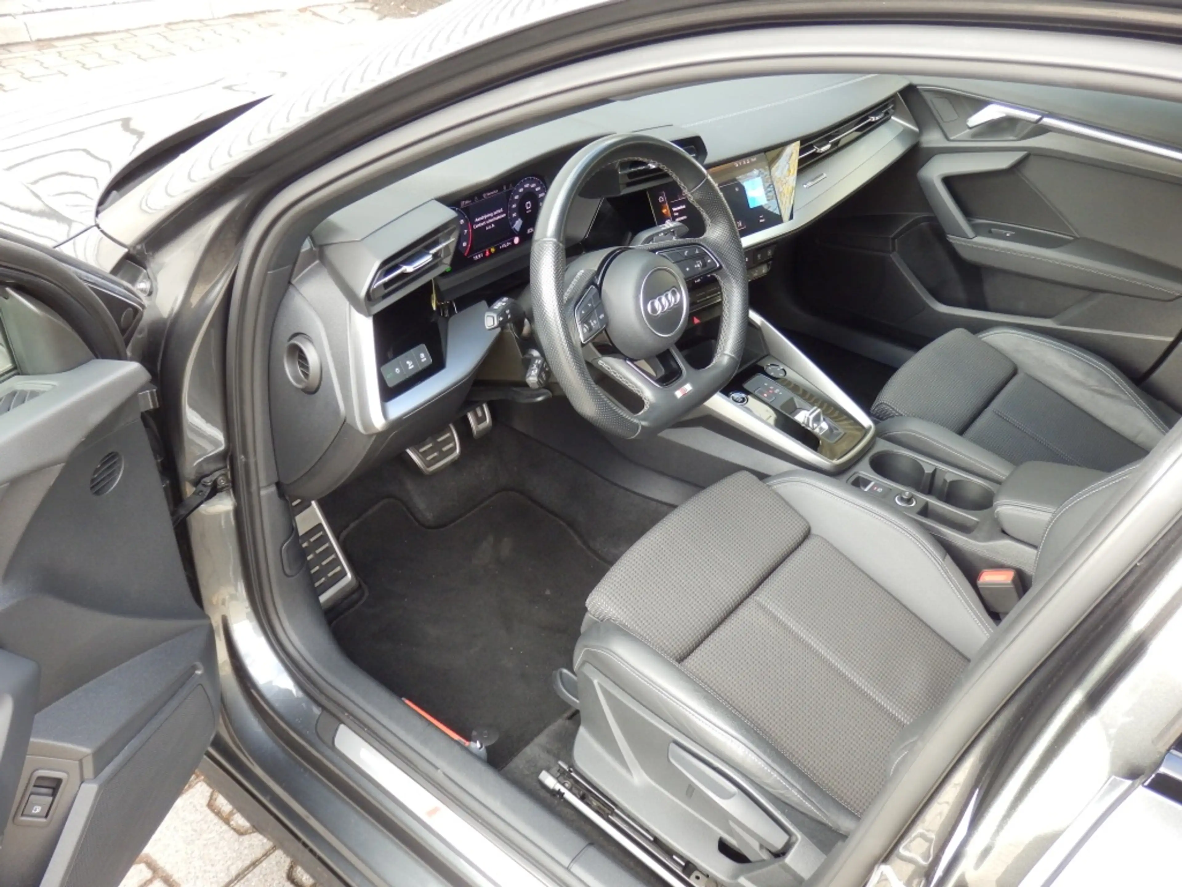 Audi A3 Sportback 45 TFSI e S ed. Comp — photo 8