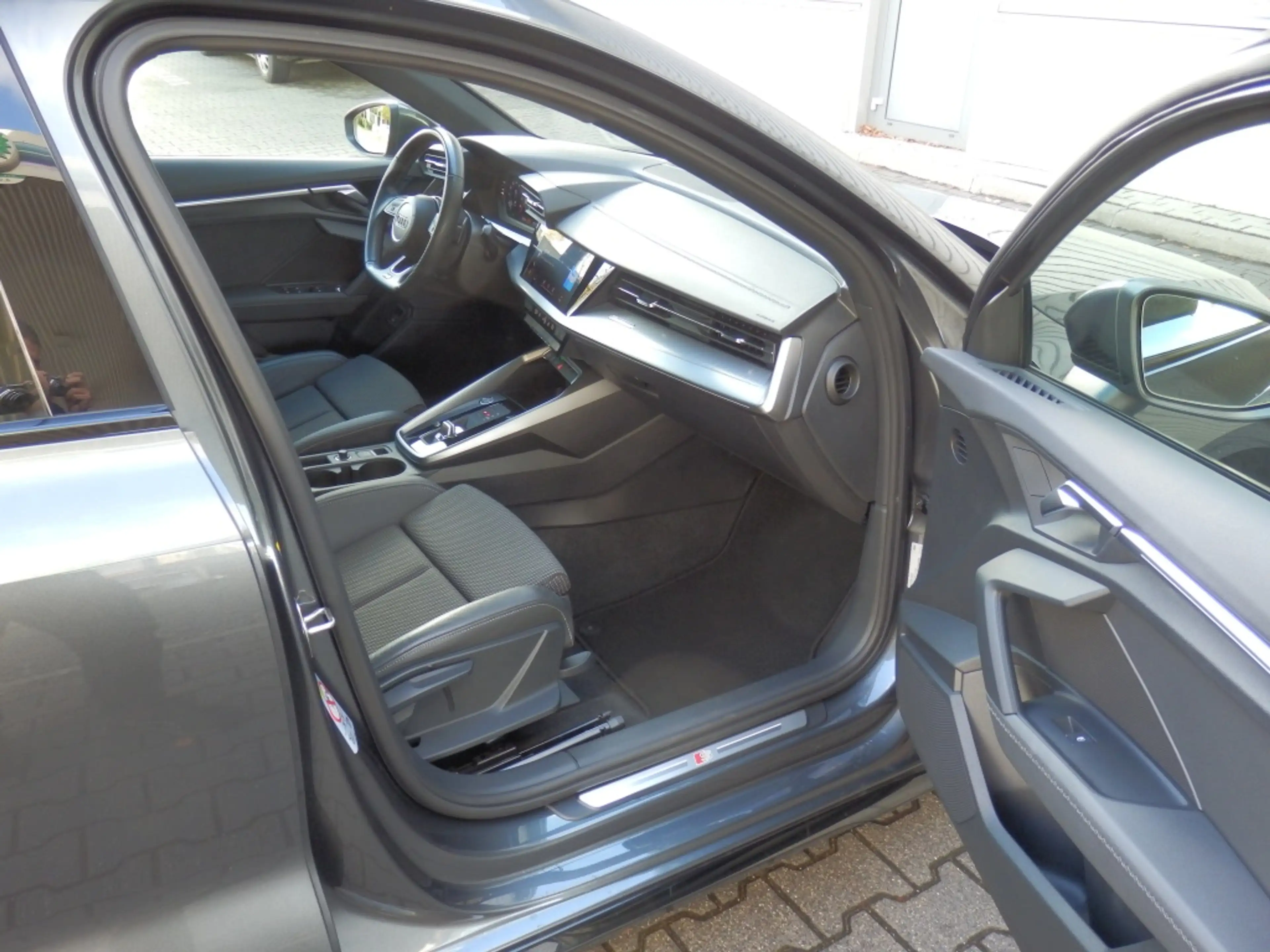 Audi A3 Sportback 45 TFSI e S ed. Comp — photo 11