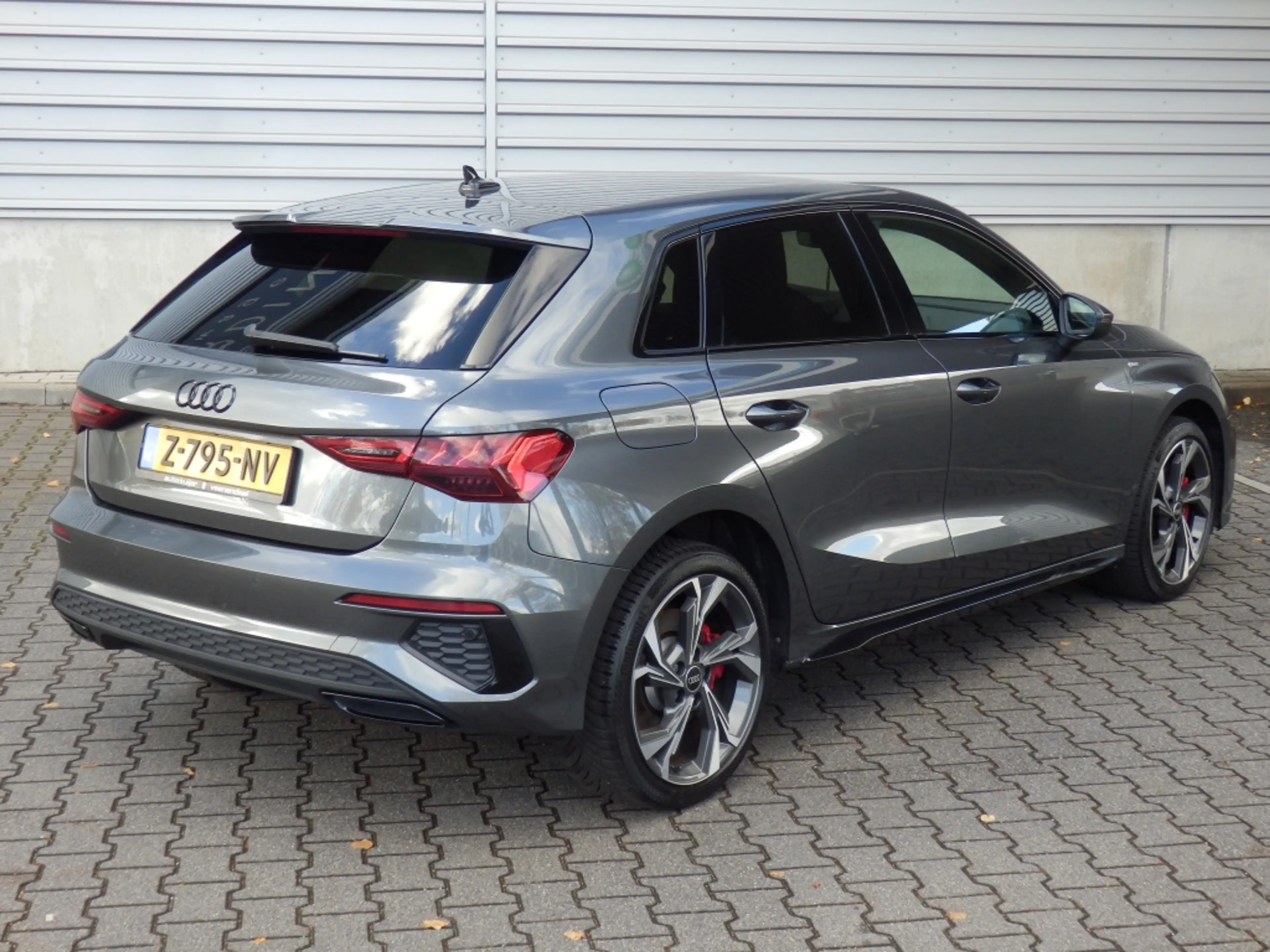 Audi A3 Sportback 45 TFSI e S ed. Comp — photo 3
