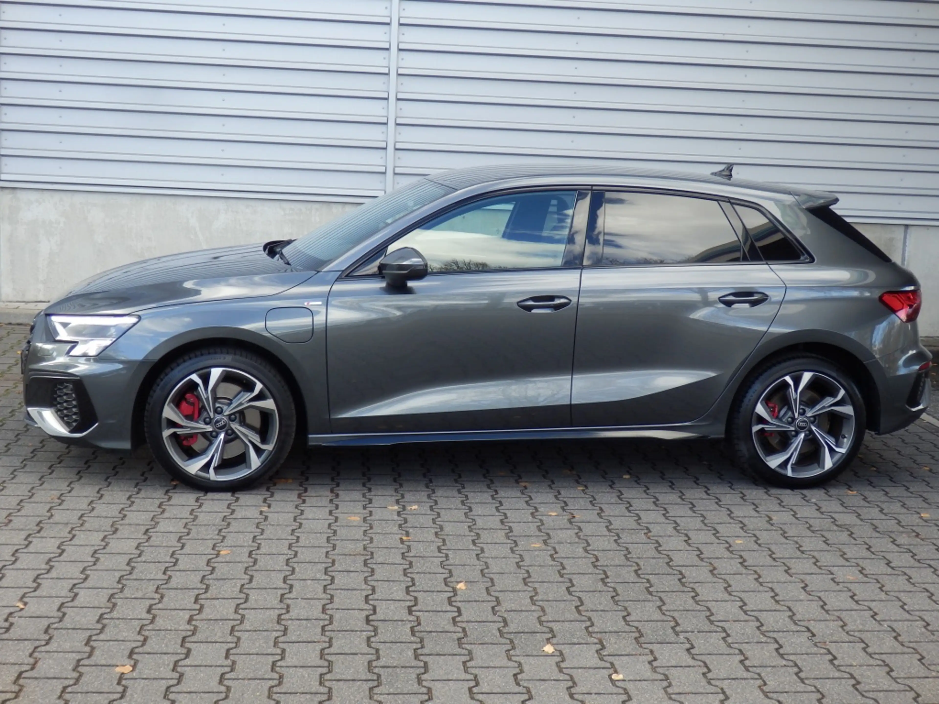 Audi A3 Sportback 45 TFSI e S ed. Comp — photo 2