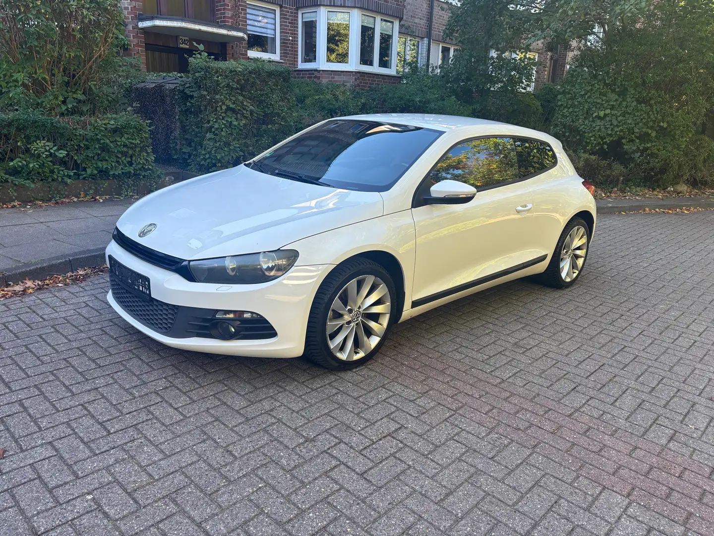 Volkswagen Scirocco 1.4 TSI 118 kW Leder Navi DSG Automatik Weiß - 2