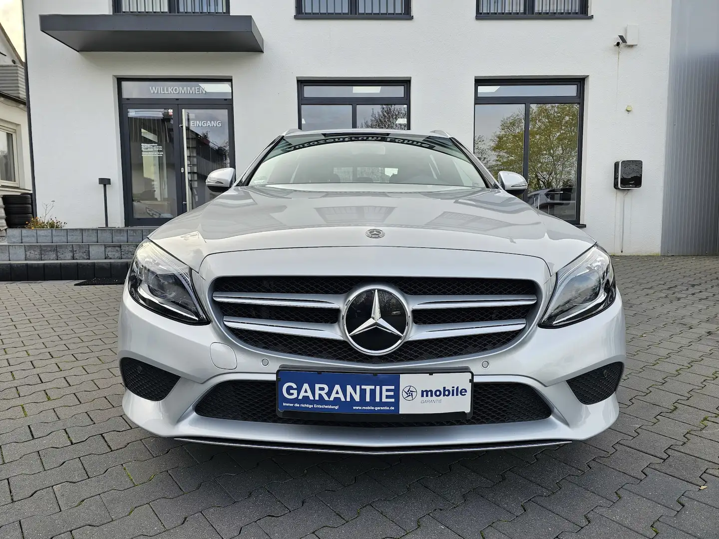 Mercedes-Benz C 220 d T AVANTGARDE LED NAVI RFK AHK AUS 1.HAND Silber - 2
