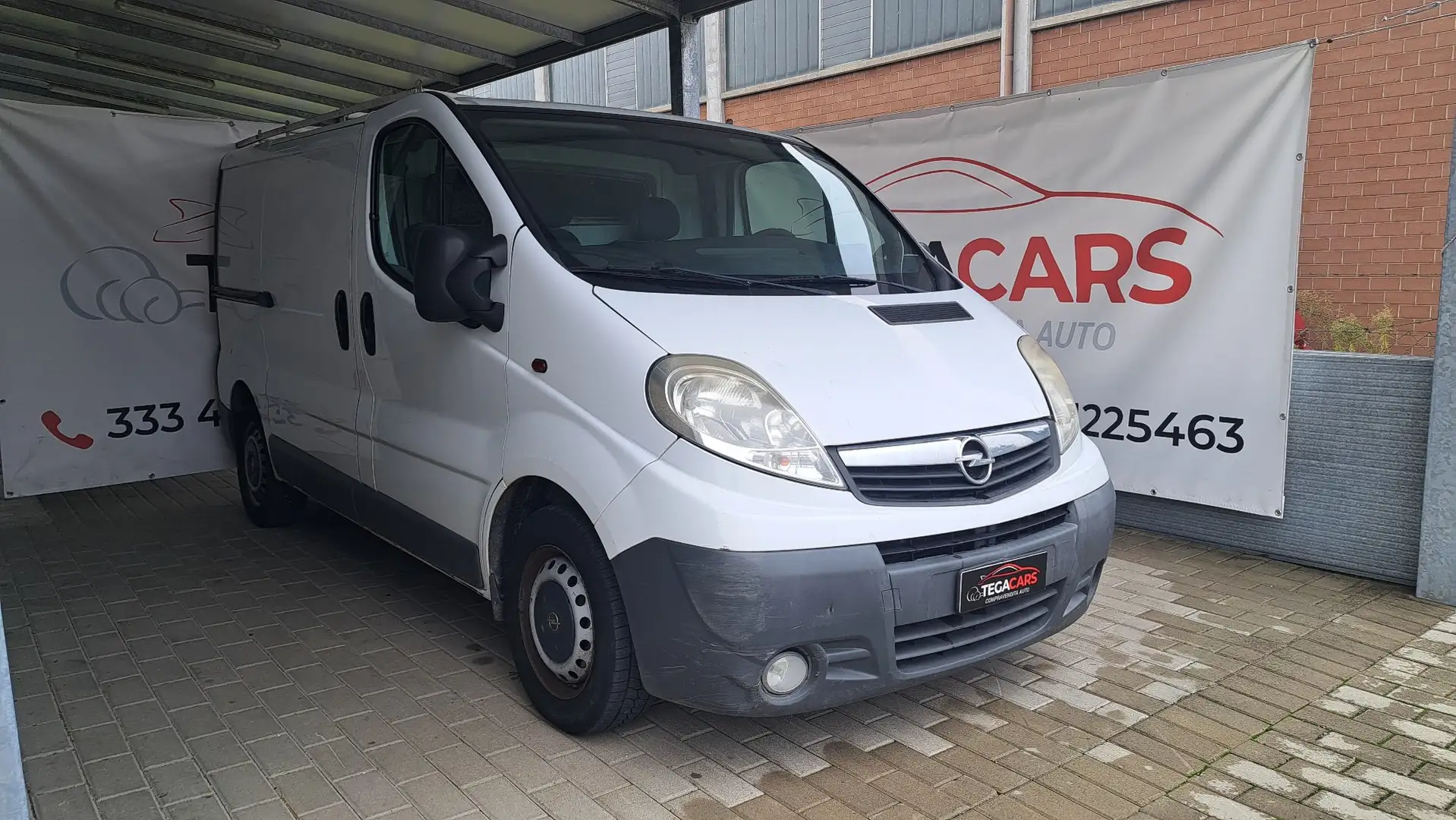 Opel Vivaro - 1
