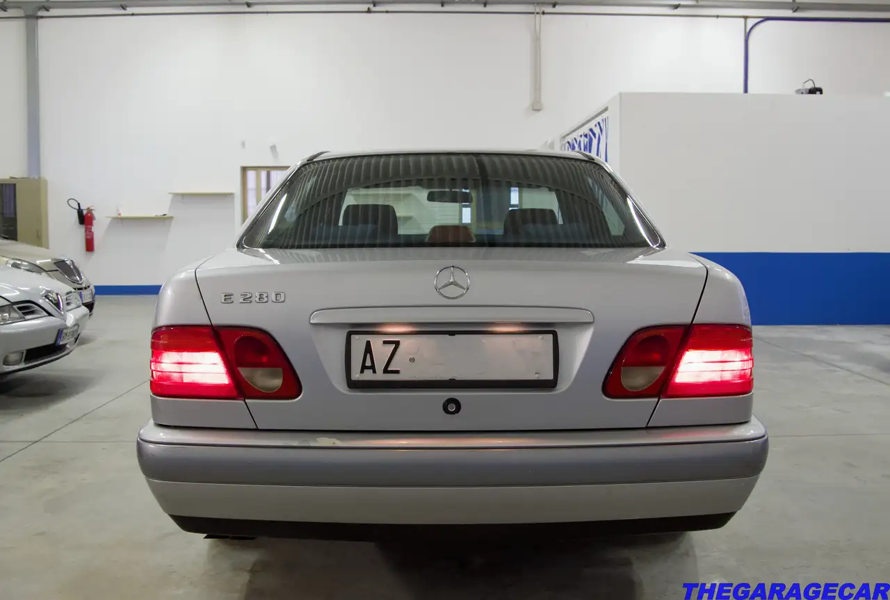 Mercedes-Benz E 280, foto 4