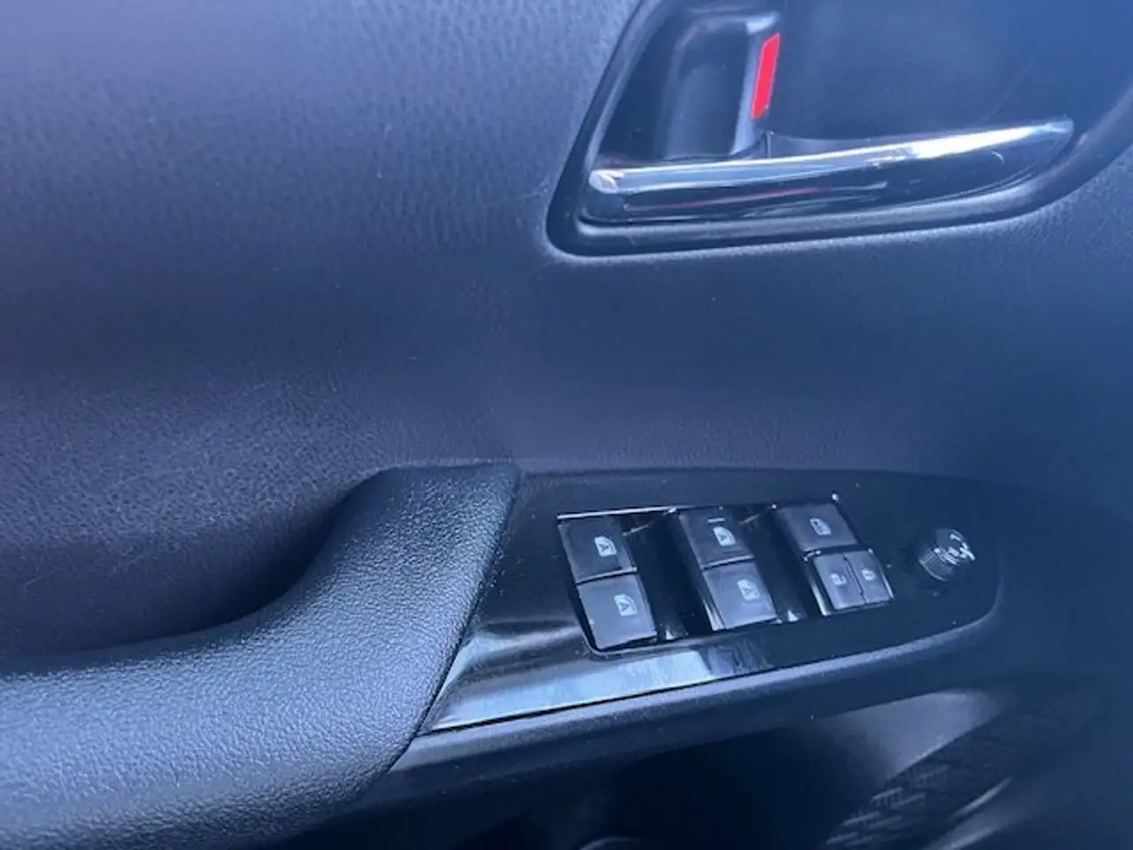 Toyota Prius снимка Toyota Prius