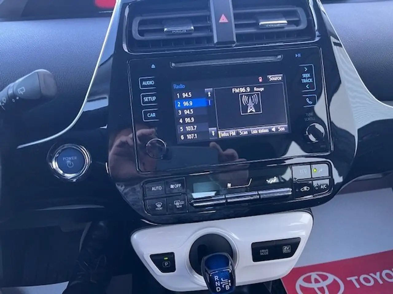 Toyota Prius снимка Toyota Prius