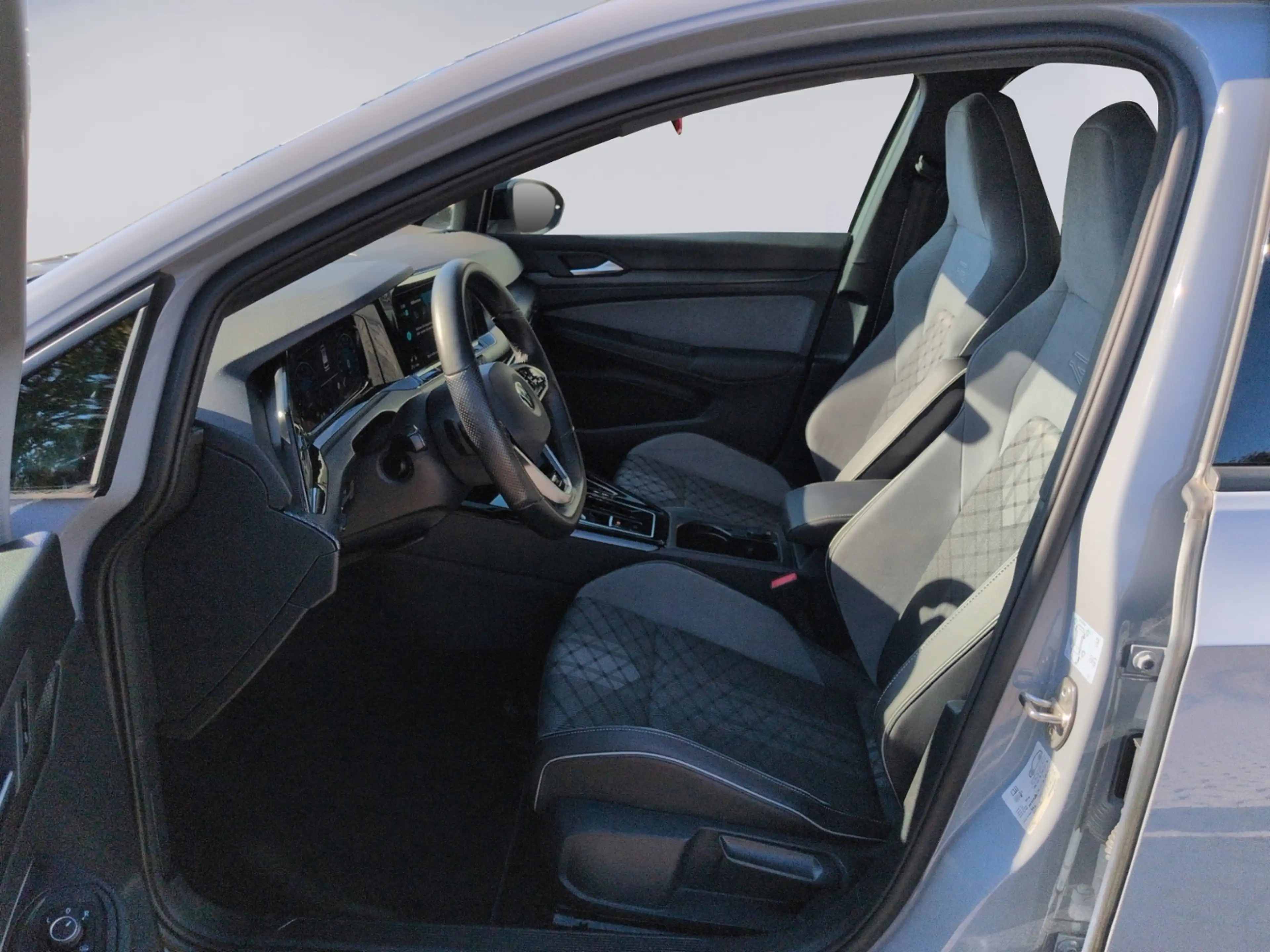 Volkswagen Golf Variant VIII Variant 2.0 TSI DSG R-Line STHZ+AHK+ — photo 10