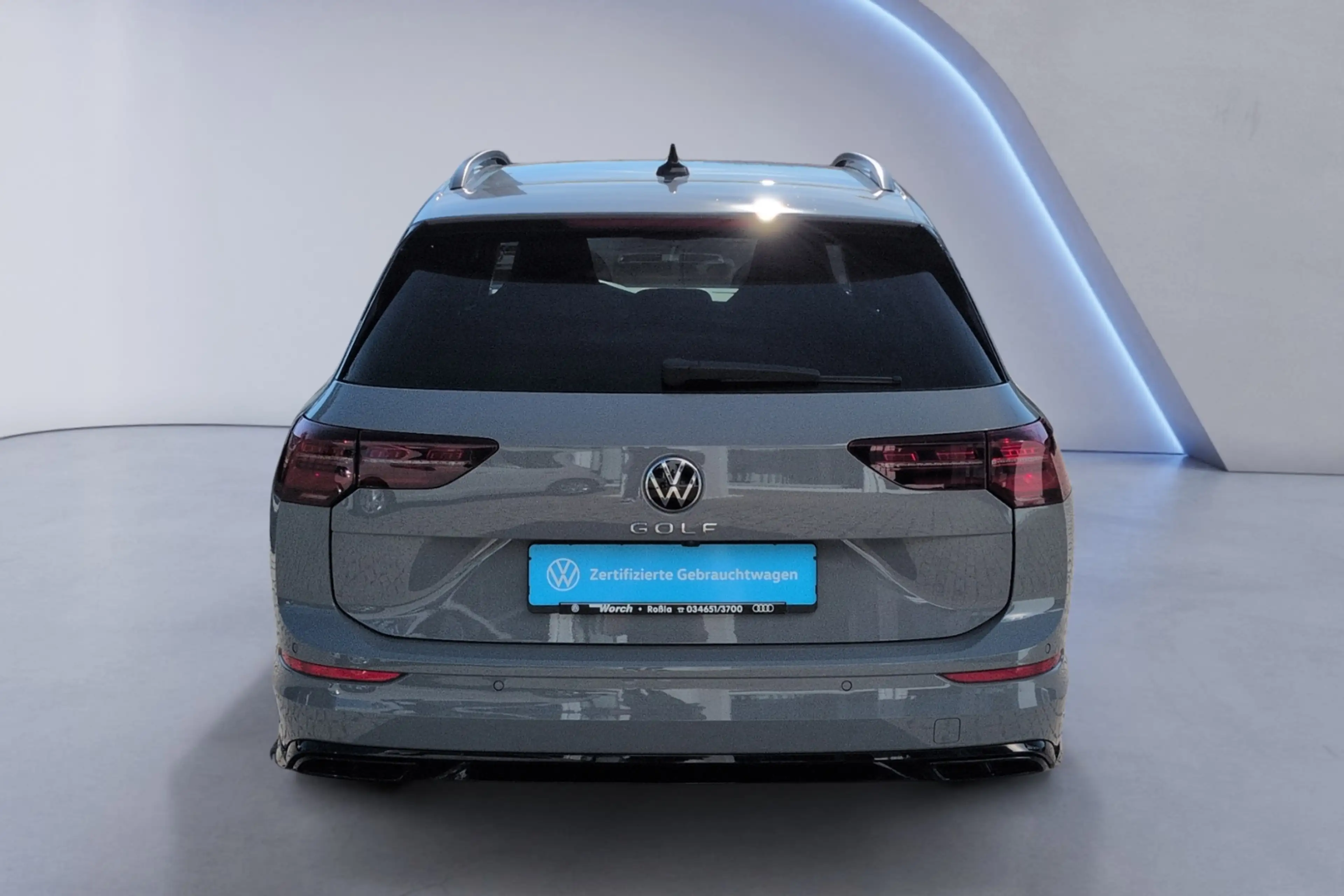 Volkswagen Golf Variant VIII Variant 2.0 TSI DSG R-Line STHZ+AHK+ — photo 4