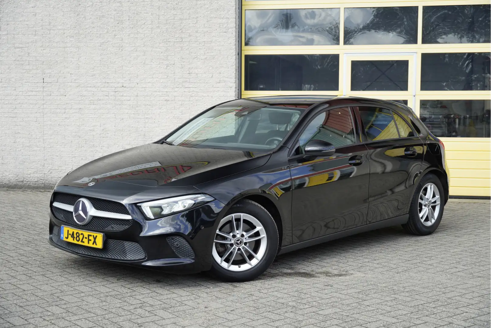Mercedes-Benz A 180 Automaat! 5drs Business Solution BJ2020 Lmv 16" | Noir - 2