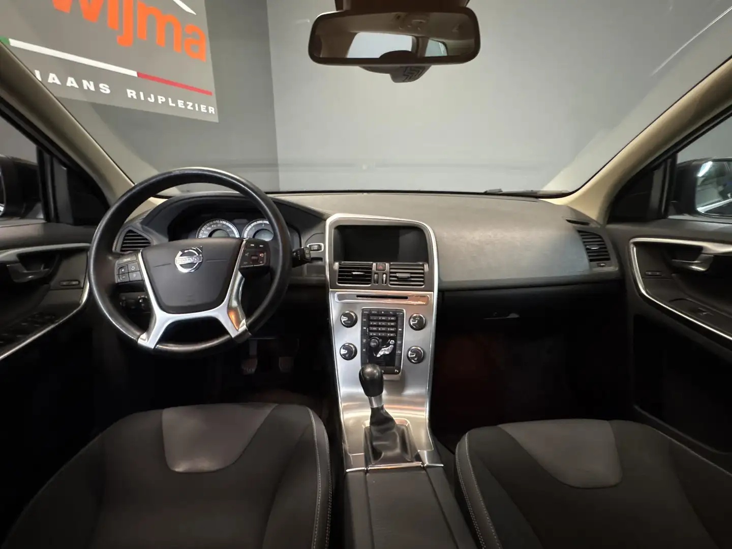 Volvo XC60 2.0 D3 Summum Afneembare Trekhaak Zwart - 2