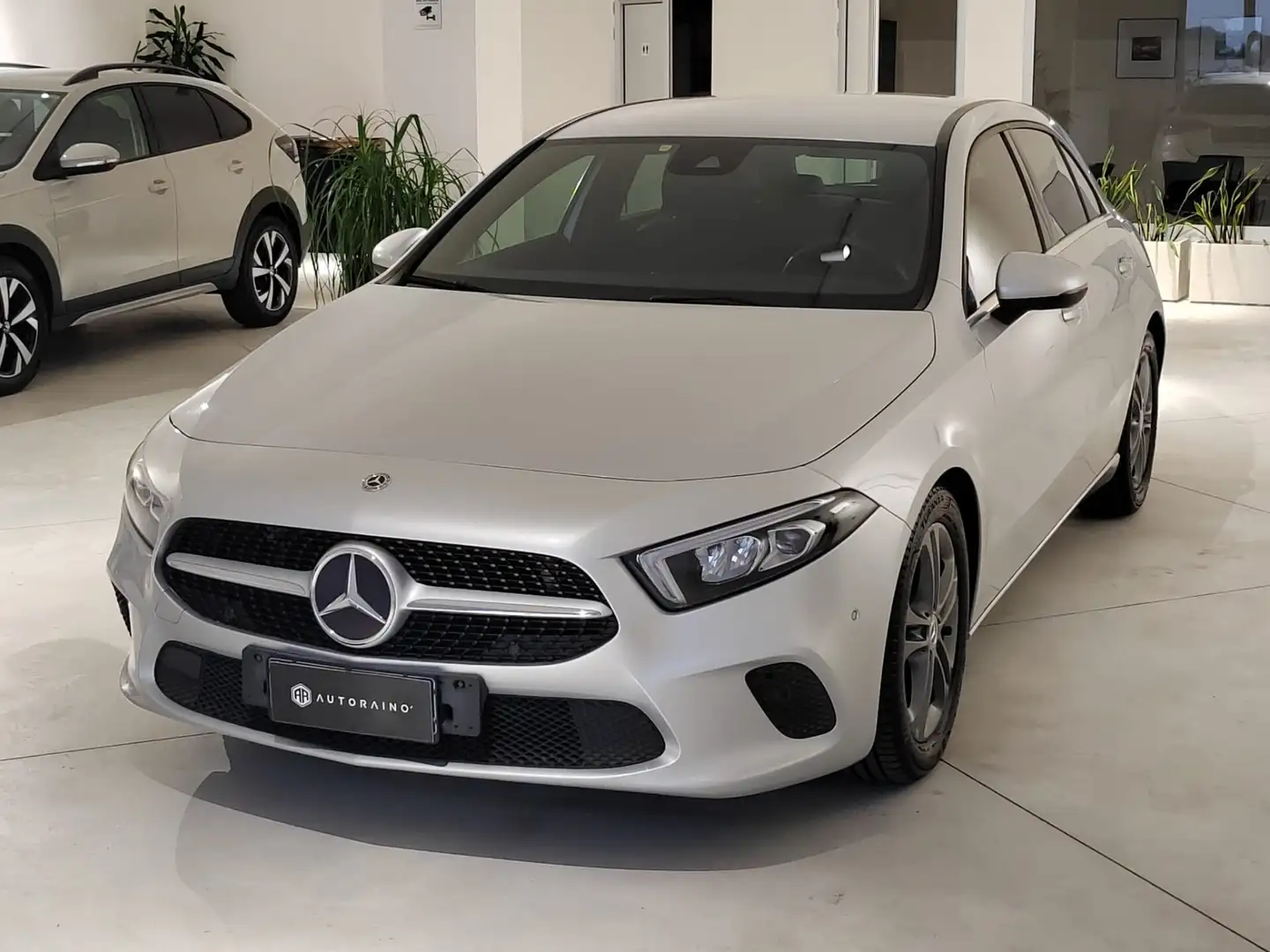 Mercedes-Benz A 180 A 180 d Automatic Business Extra Argent - 1