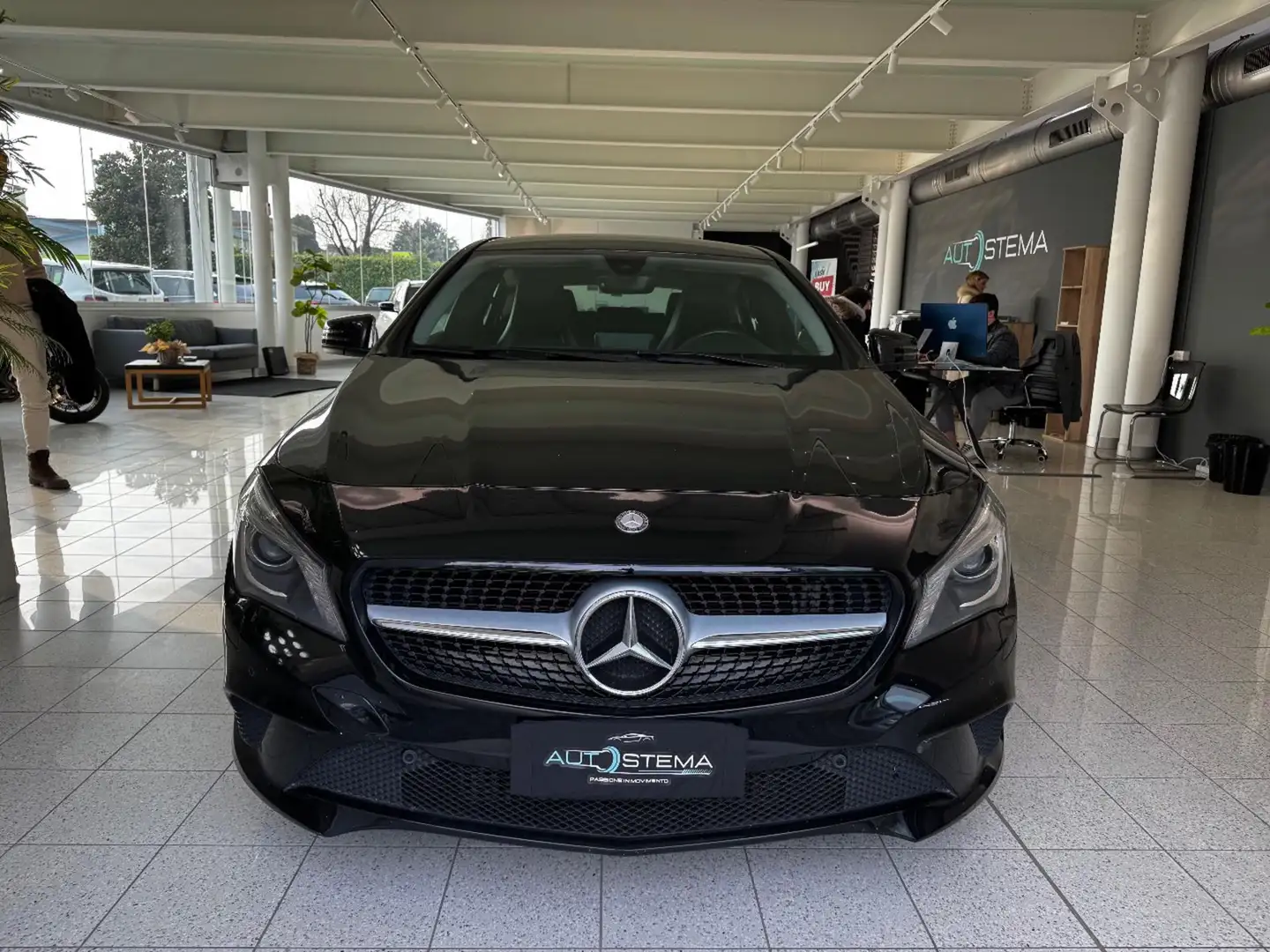 Mercedes-Benz CLA 220 d S.W. Automatic Sport Zwart - 2