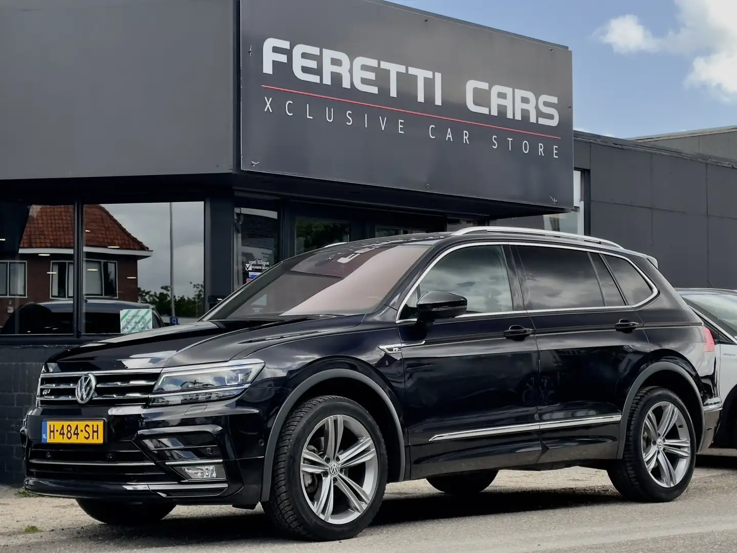 Volkswagen Tiguan Allspace 1.5 TSI AUT7 R-LINE HIGHLINE NAVI CAMERA DIGI-DASH Schwarz - 1
