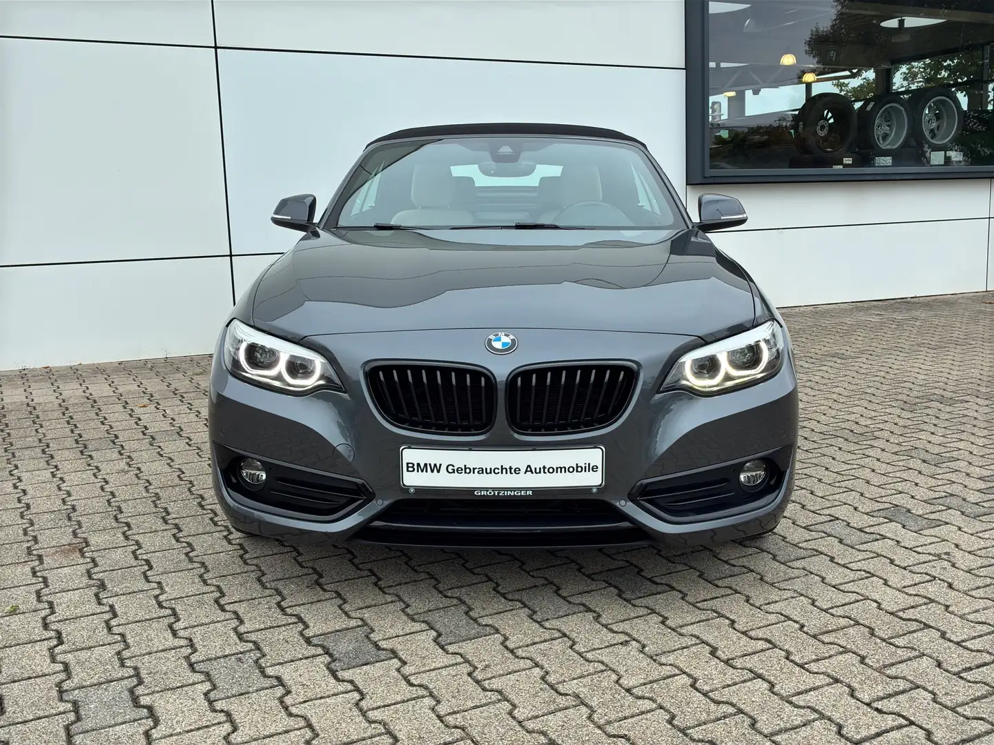 BMW 220 i Cabrio Sport Line Navi+AHK+PDC+SHZ+GRA+Lede Gris - 2