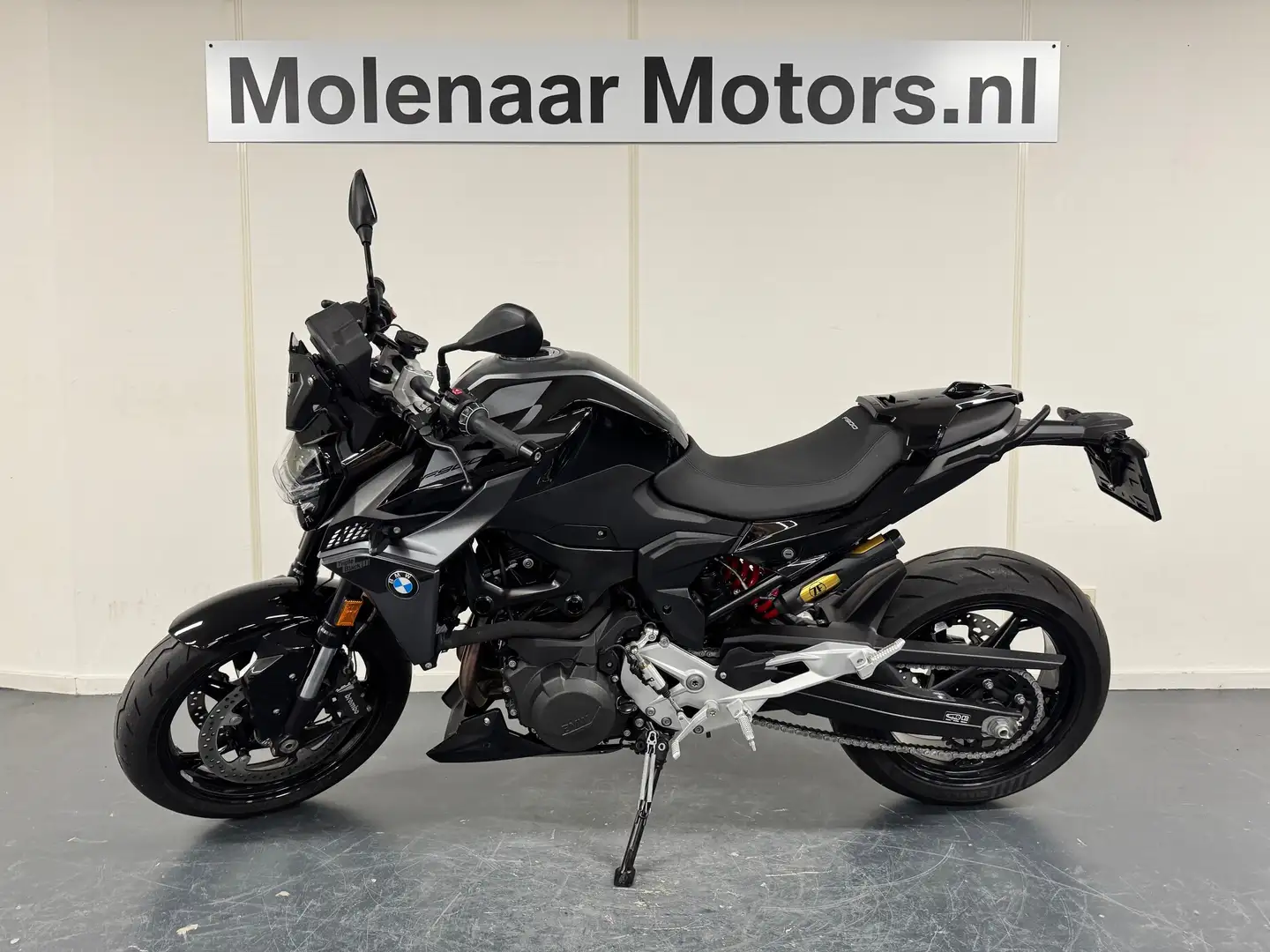 BMW F 900 R Schwarz - 2