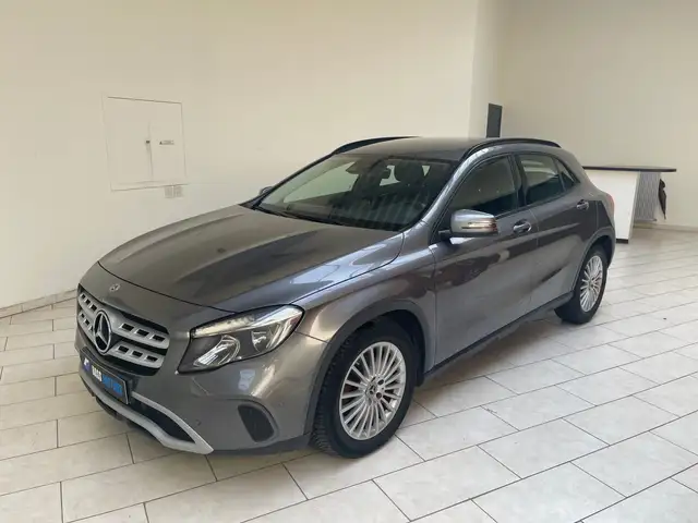 Mercedes-Benz GLA 200 d