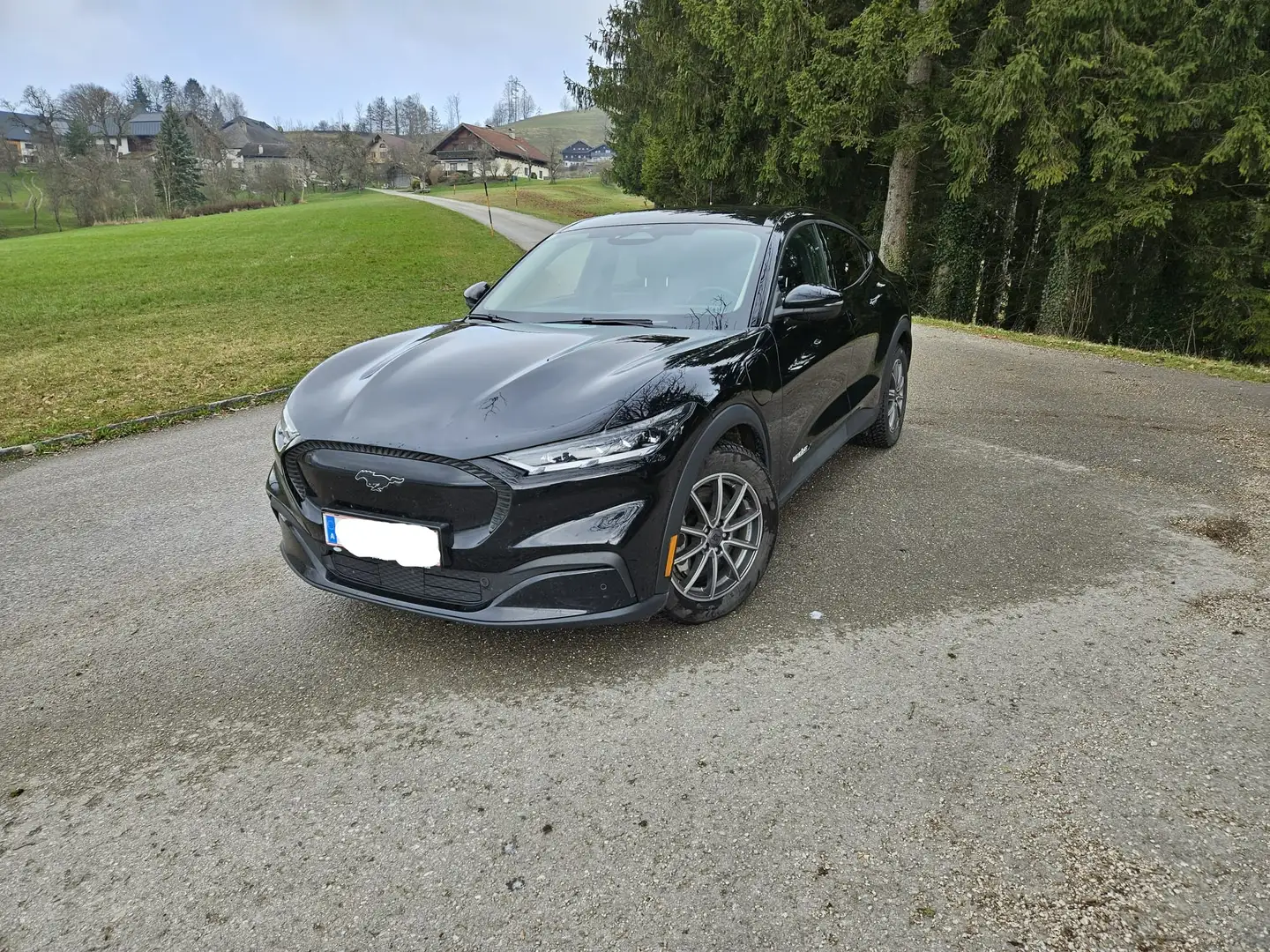 Ford Mustang Mach-E Mustang Mach-E Elektro 88kWh Extended Range Extended Range Schwarz - 2