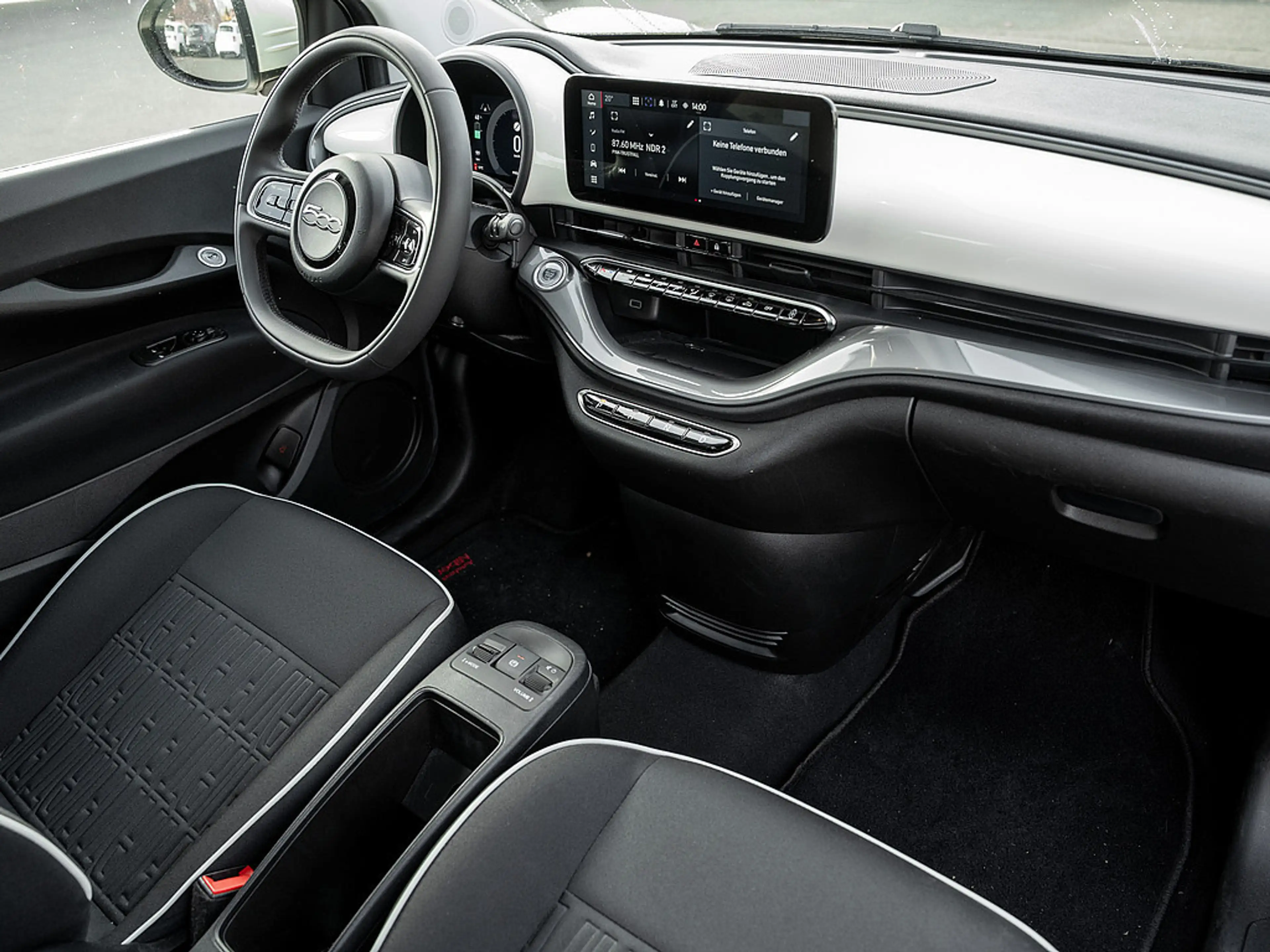 Fiat 500e Base 42kWh - CarPlay, Klimaautomatik, uv — photo 7
