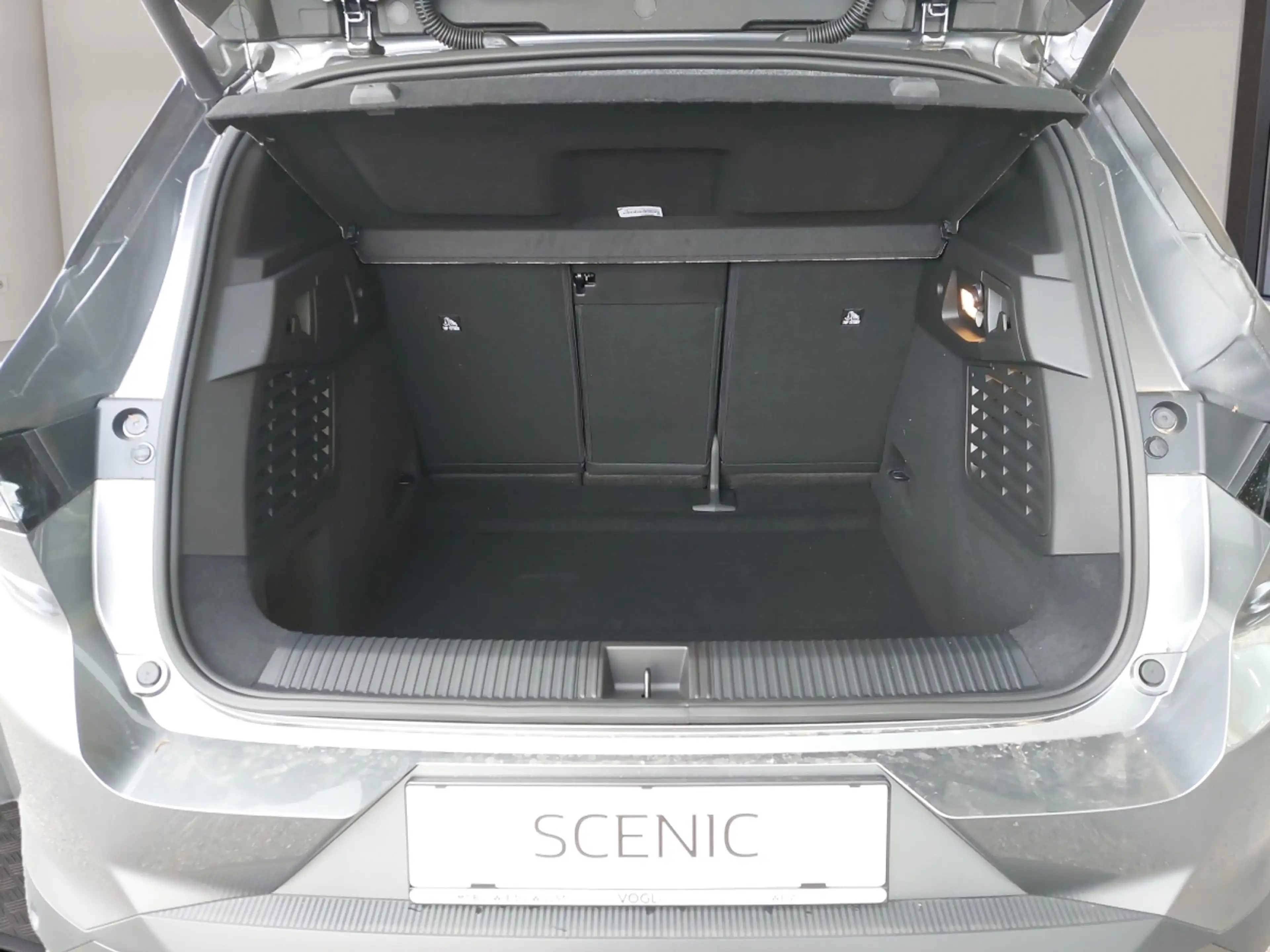 Renault Scenic E-Tech Electric Esprit Alpine 220 PS 87kWh Long R — photo 11