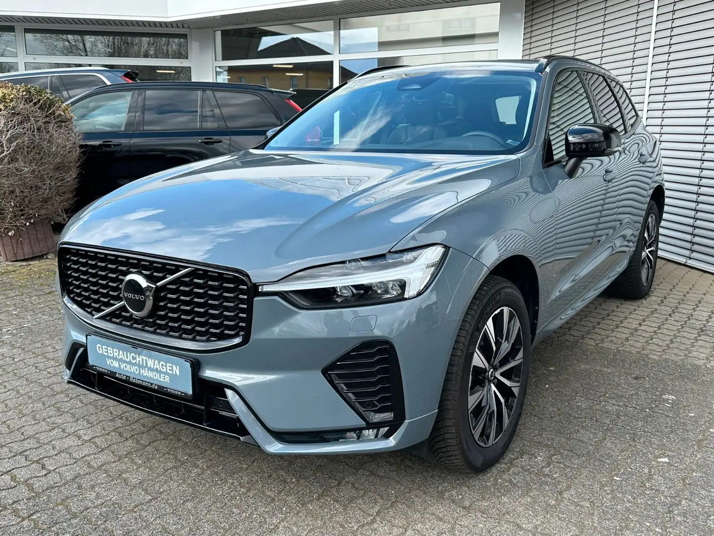 Volvo XC60 Plus Dark*AWD*Standh*Licht*Harman*RFK Grau - 2