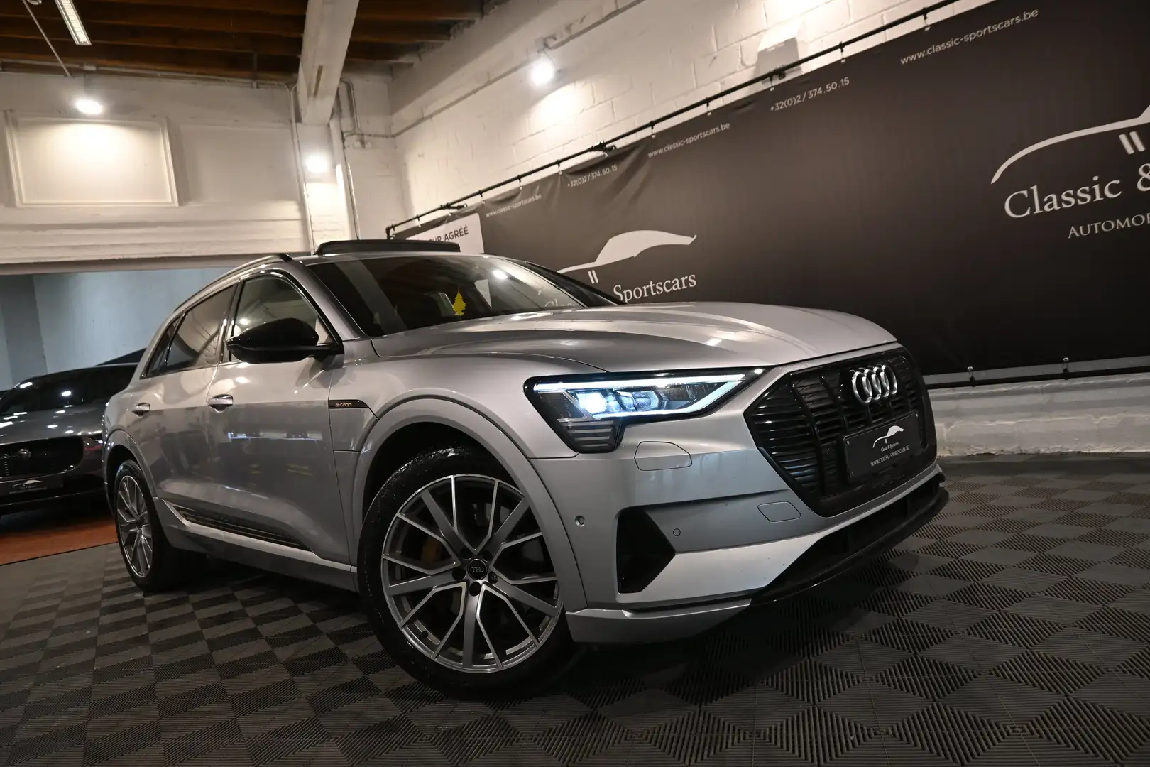 Audi e-tron 75 kWh 50 Quattro  / DISTRONIC / CAMERA 360 / PANO Argent - 2