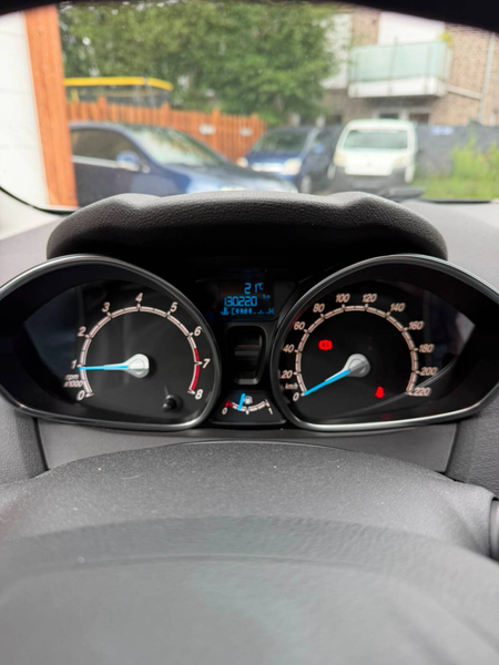 Ford Fiesta Sync Edition Tüv Neu Zahnriemen Neu — photo 15